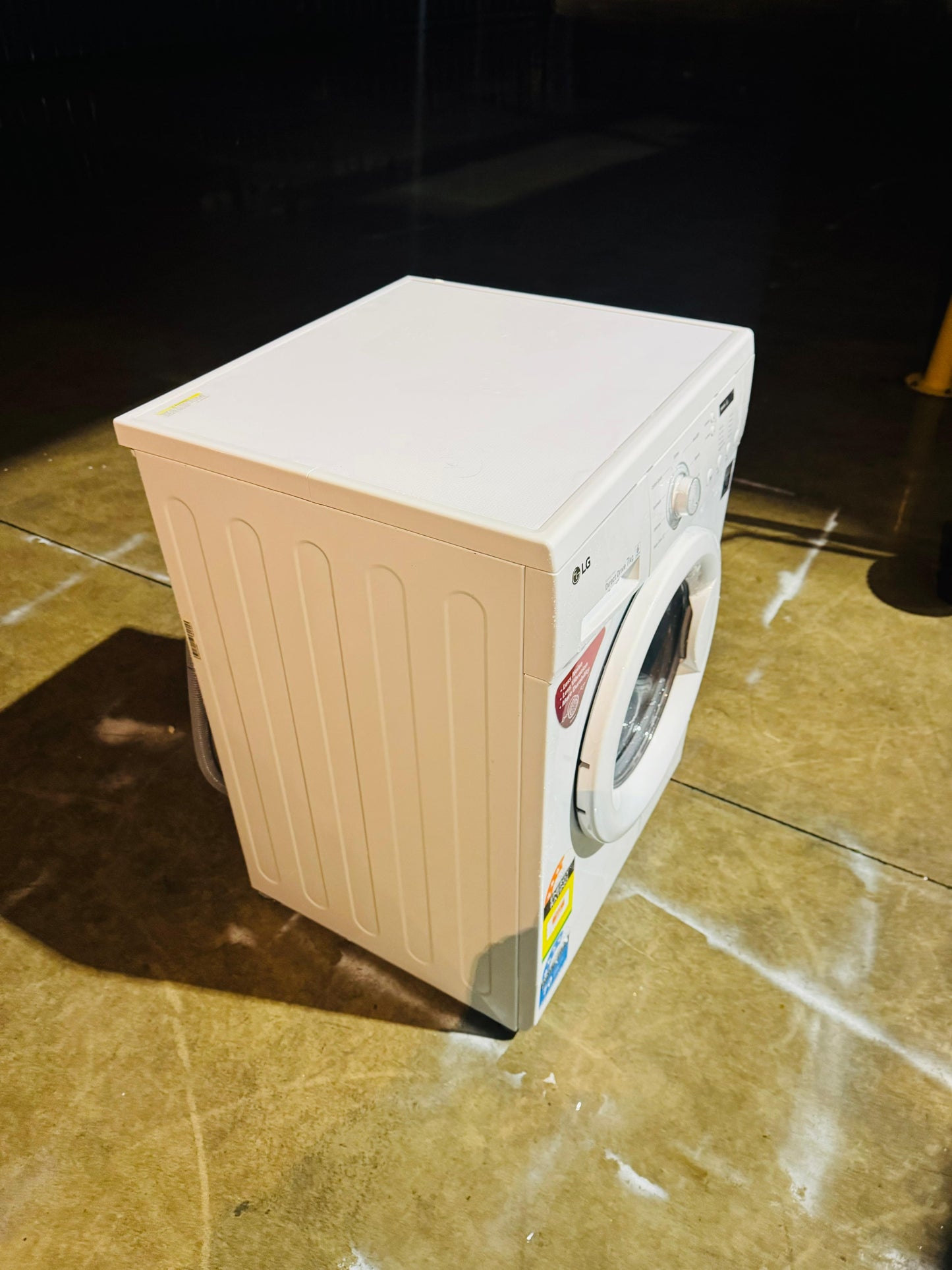 LG 7 KGS FRONT LOADER WASHING MACHINE