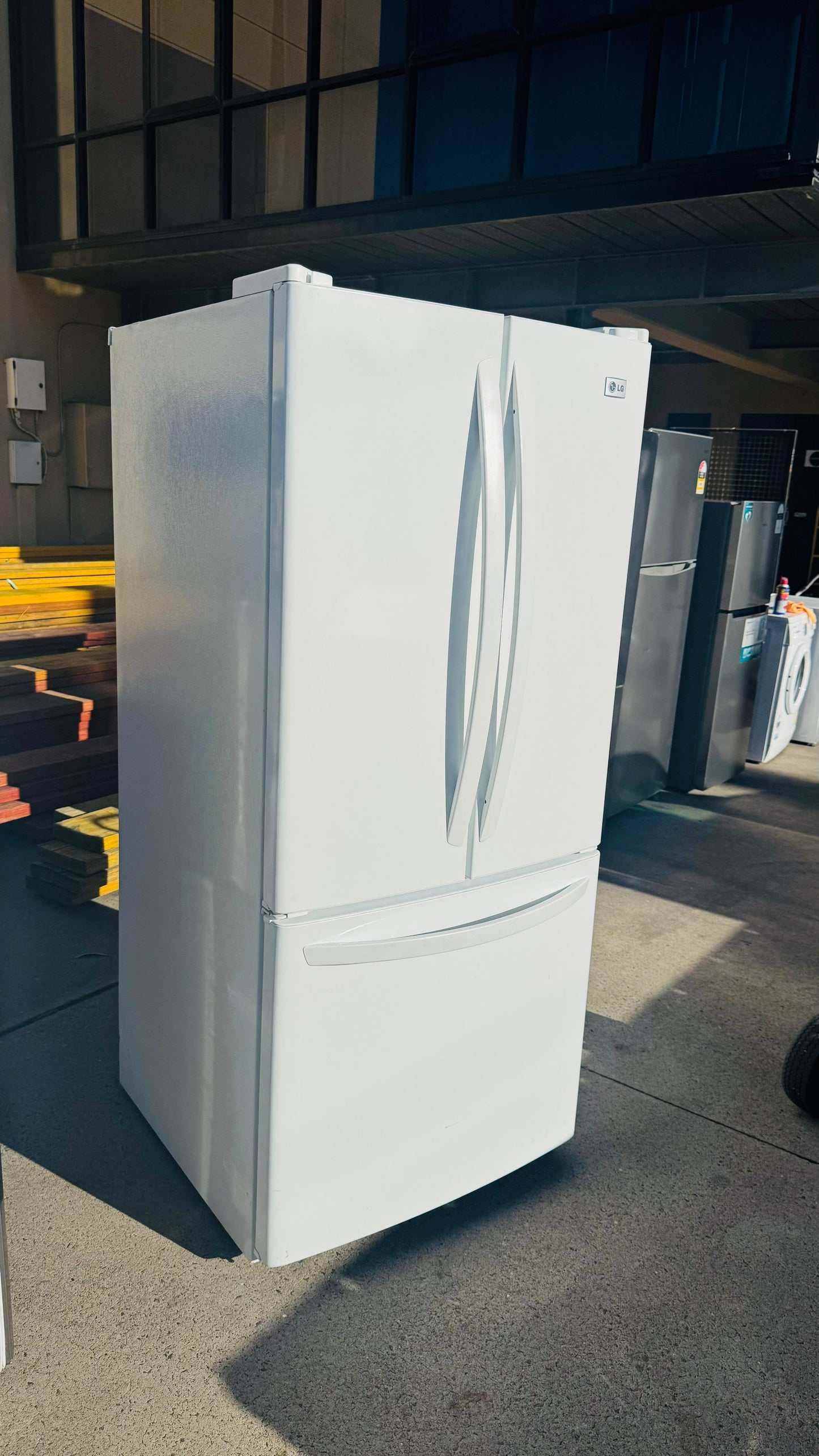 LG FRENCHDOOR 591 LITRES FRIDGE FREEZER