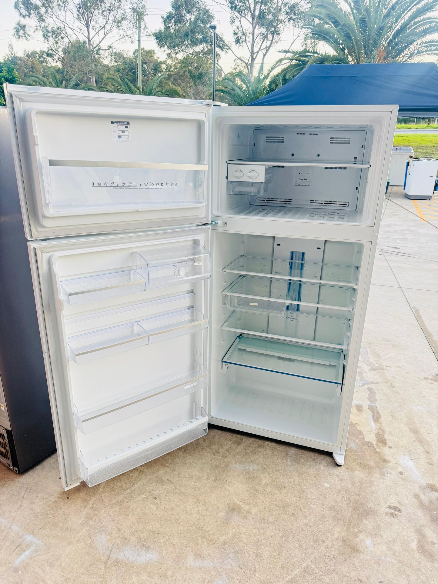 WESTINGHOUSE 537 LITRES FRIDGE FREEZER