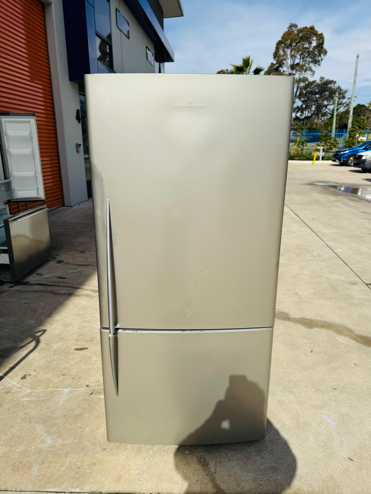 FISHER AND PAYKEL 519 LITRES FRIDGE FREEZER