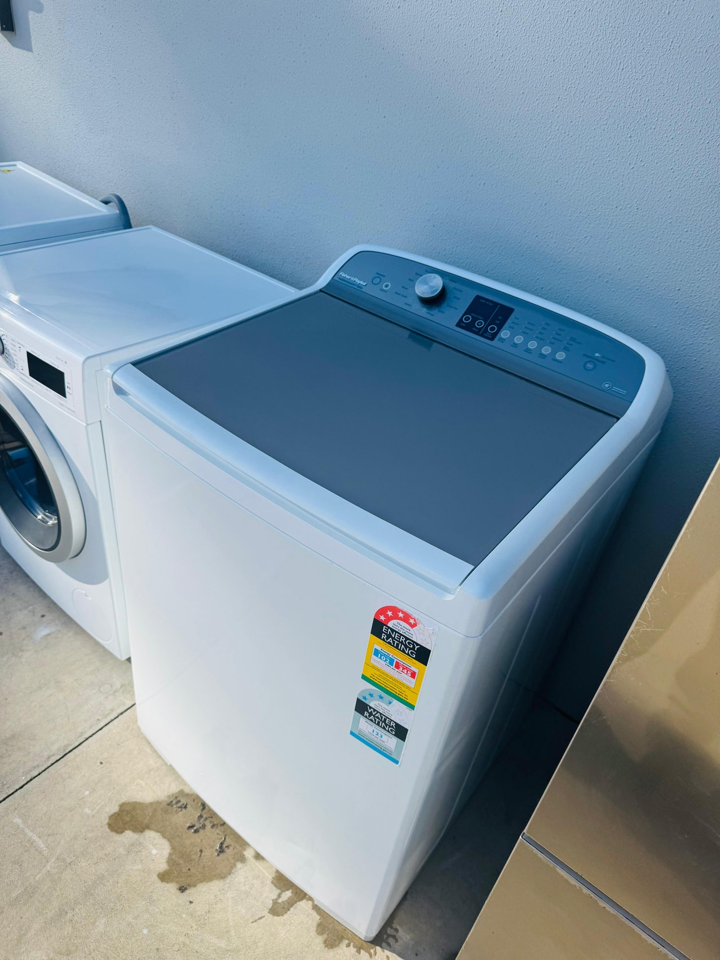 FISHER AND PAYKEL 10 KGS TOP LOADER WASHING MACHINE