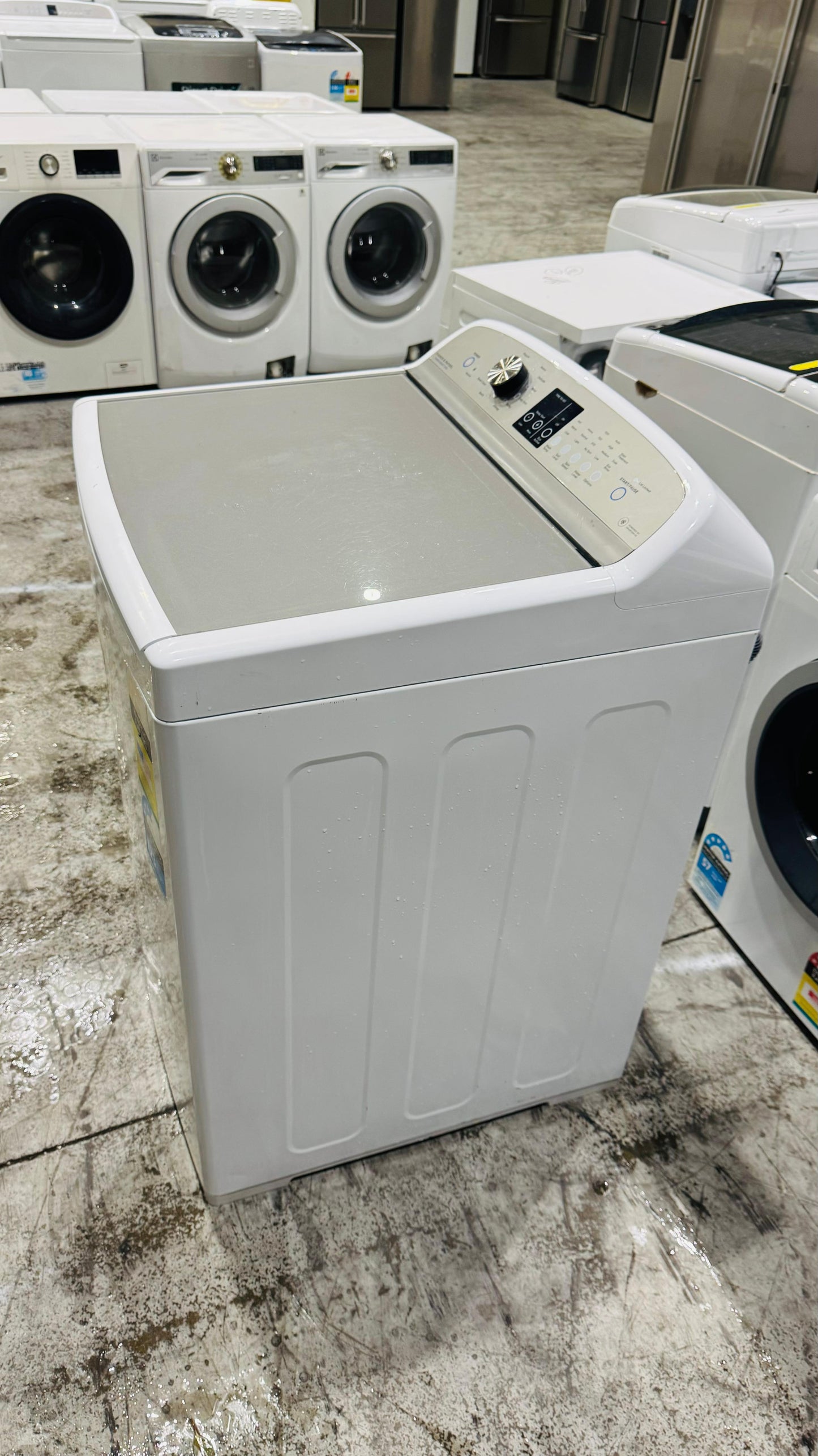 FISHER AND PAYKEL 10KGS TOP LOADER WASHING MACHINE