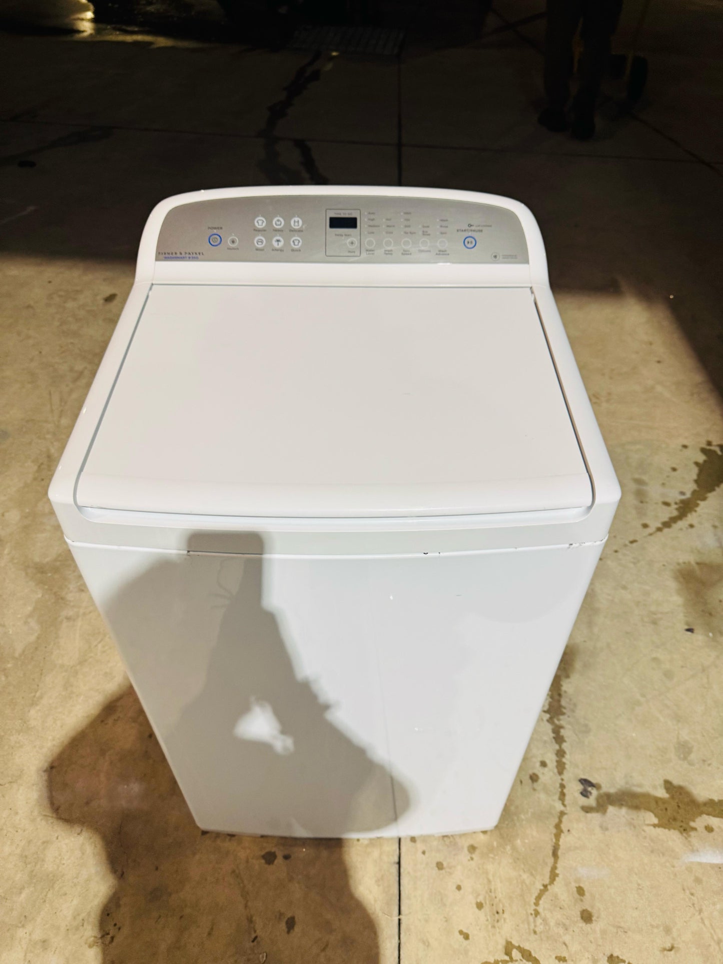 **FISHER & PAYKEL 8.5KGS TOP LOADER WASHING MACHINE** FREE DELIVERY