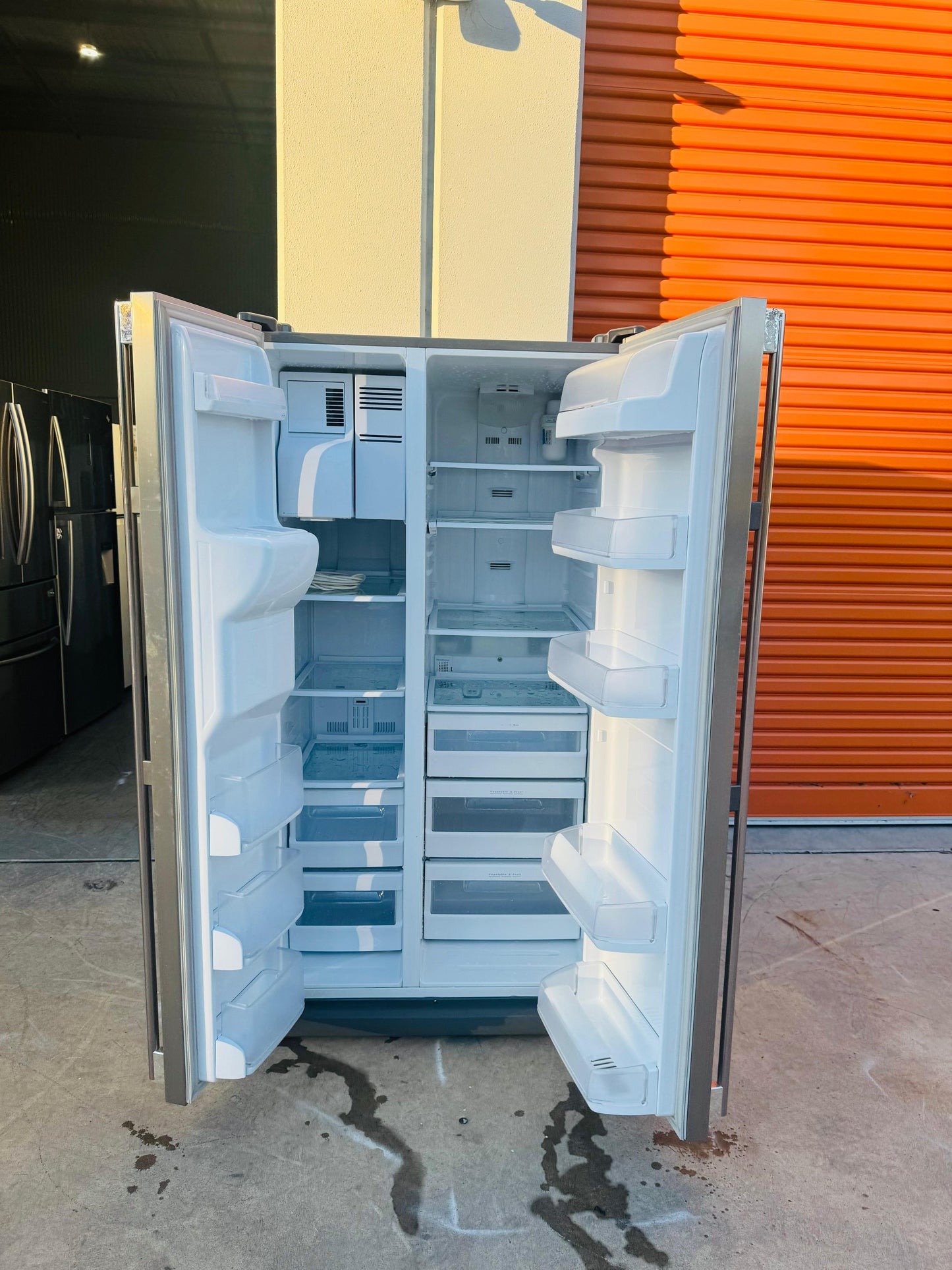 SAMSUNG 700 LITRES SIDE BY SIDE DOOR FRIDGE FREEZER