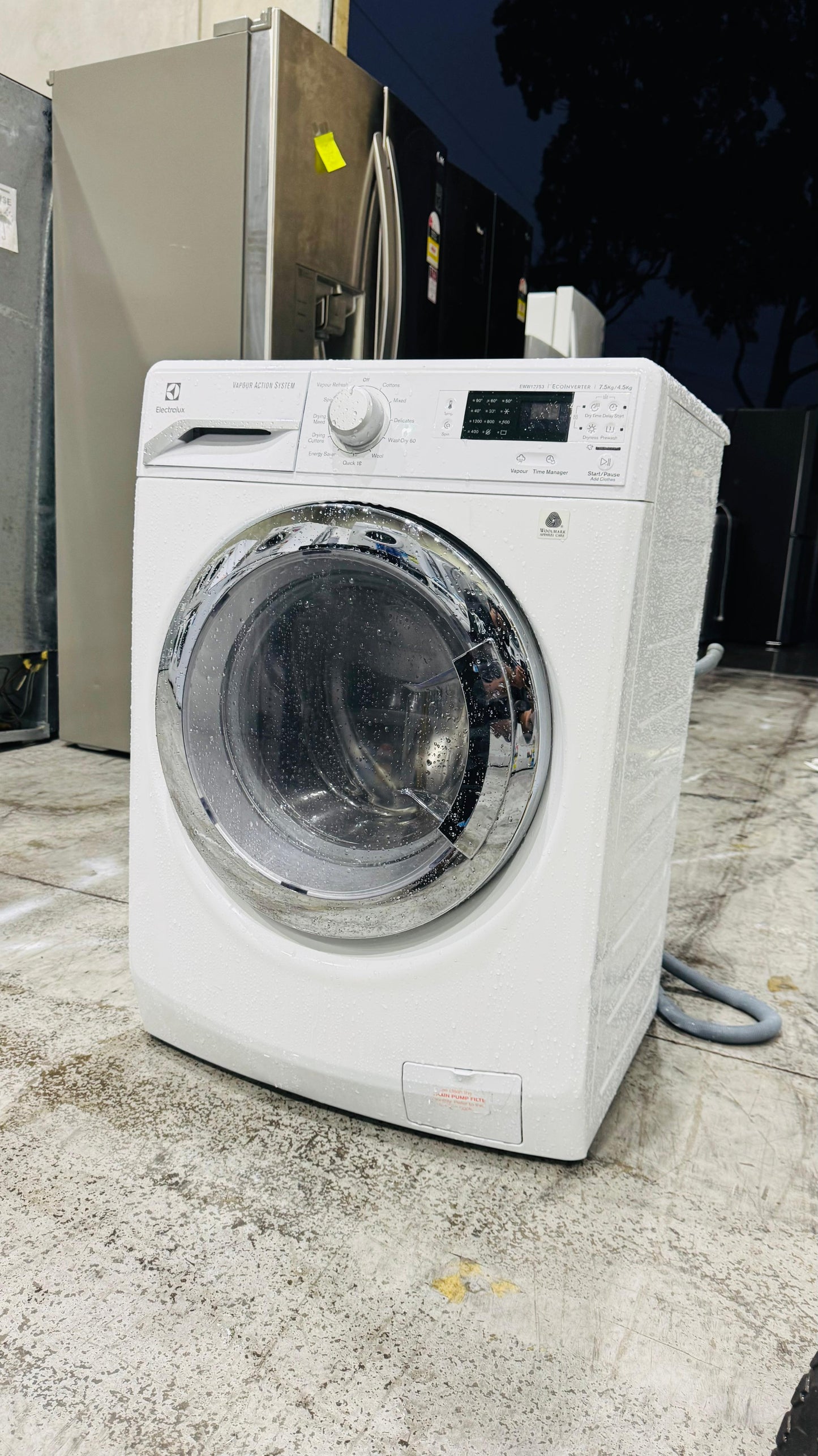 ELECTROLUX 7.5KGS FRONT LOADER WASHING MACHINE