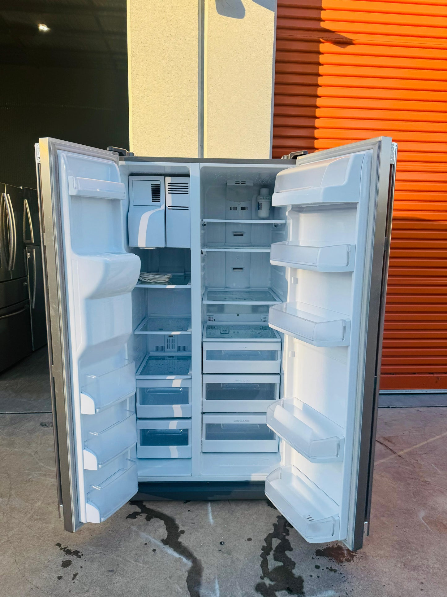 SAMSUNG 700 LITRES SIDE BY SIDE DOOR FRIDGE FREEZER
