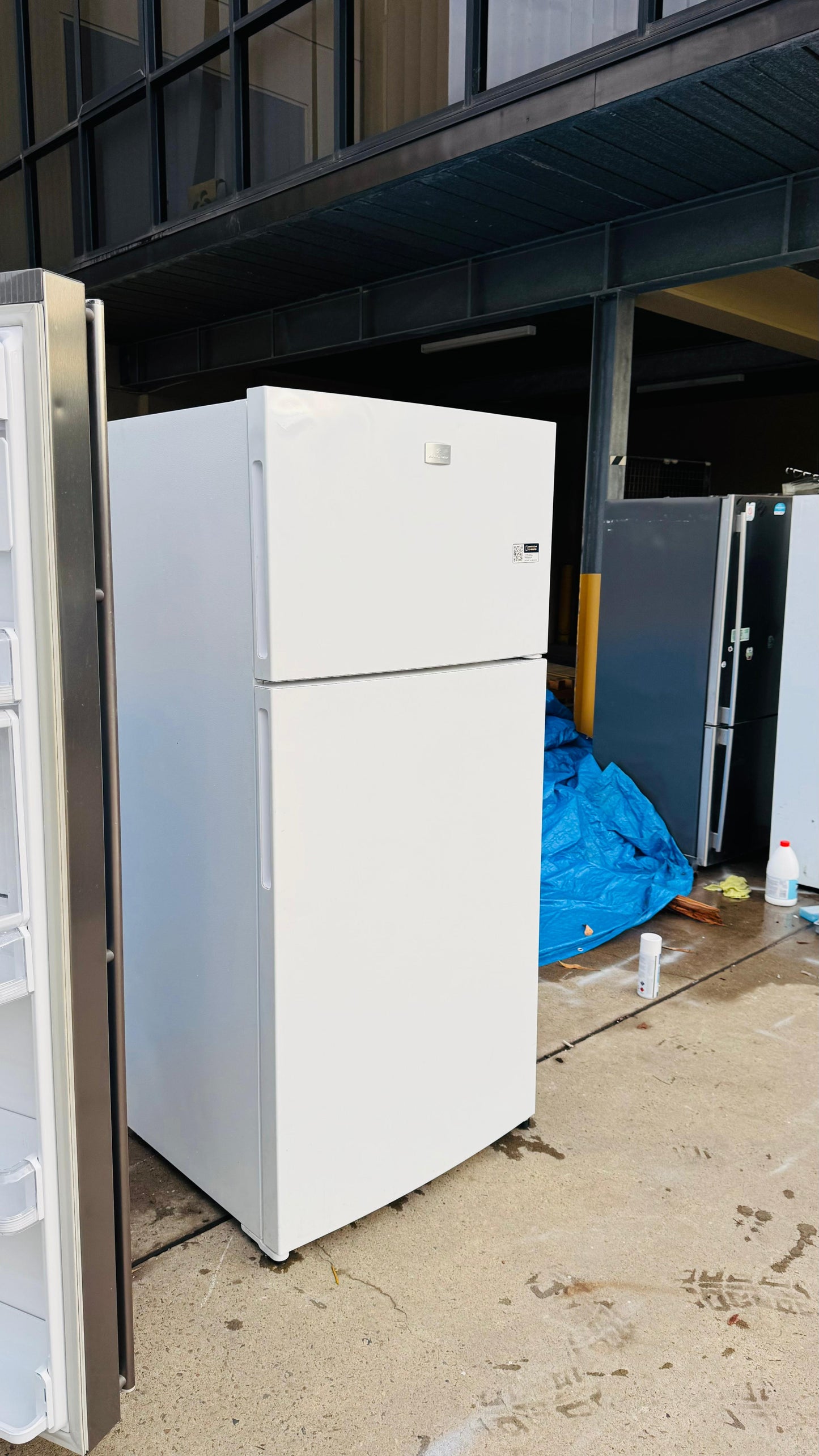 KELVINATOR 536 LITRES FRIDGE FREEZER