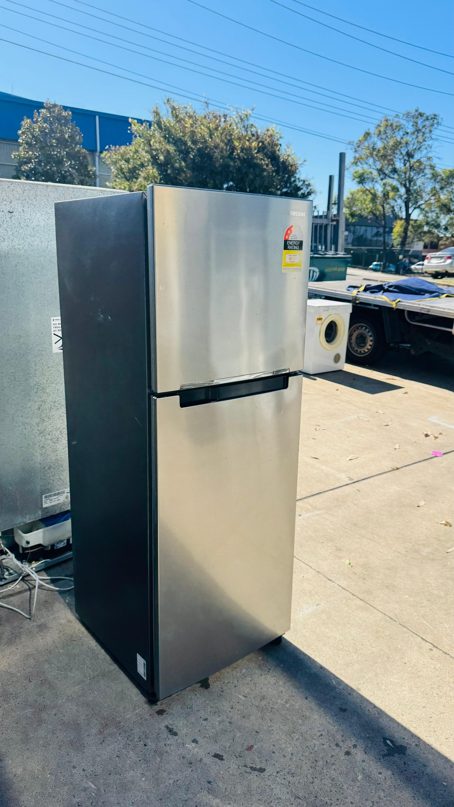 SAMSUNG 320 LITRES FRIDGE FREEZER