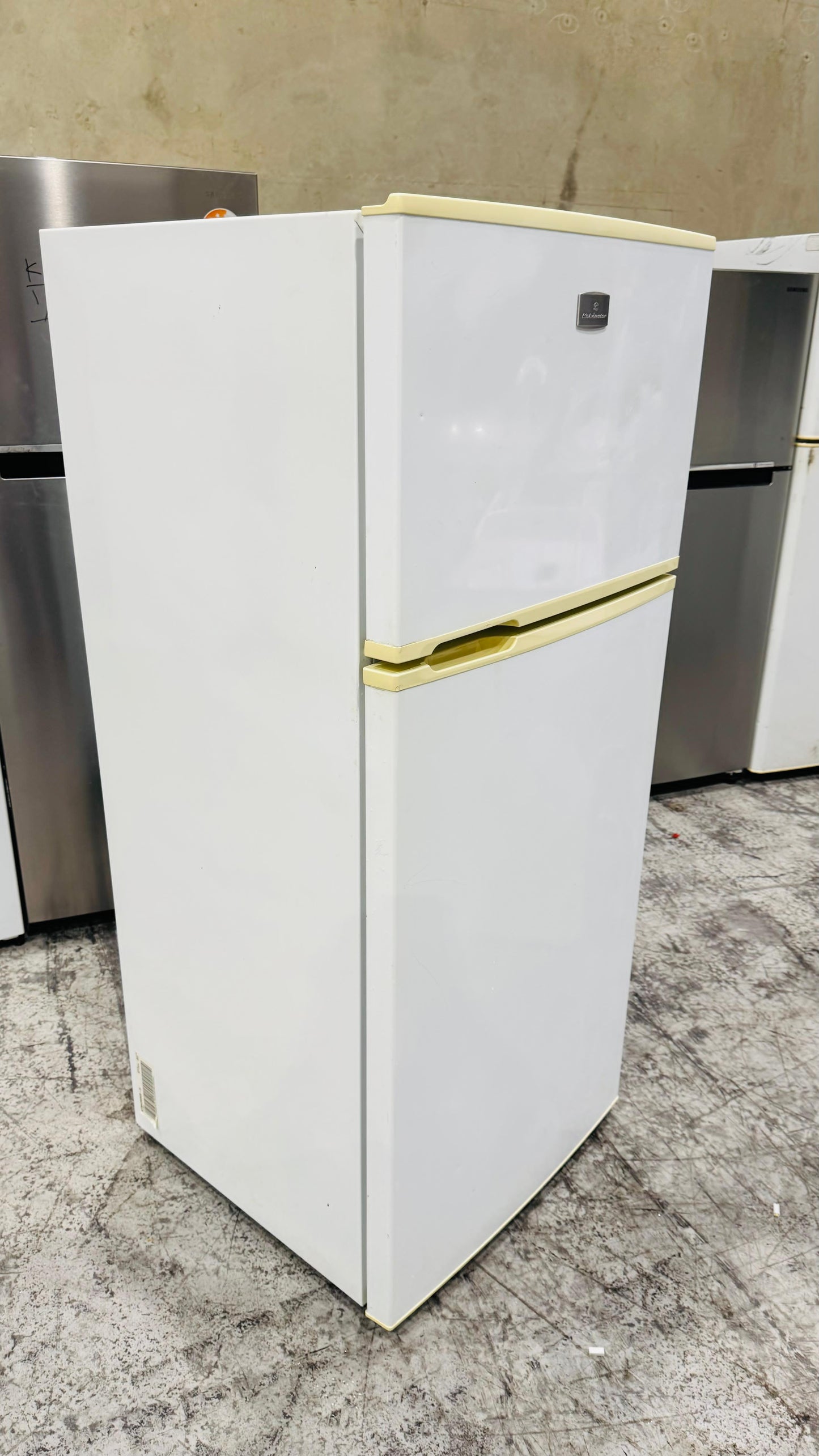 KELVINATOR 420 LITRES FRIDGE FREEZER