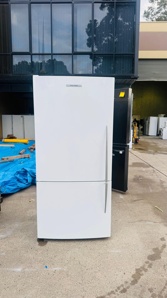 FISHER AND PAYKEL 519 LITRES FRIDGE FREEZER