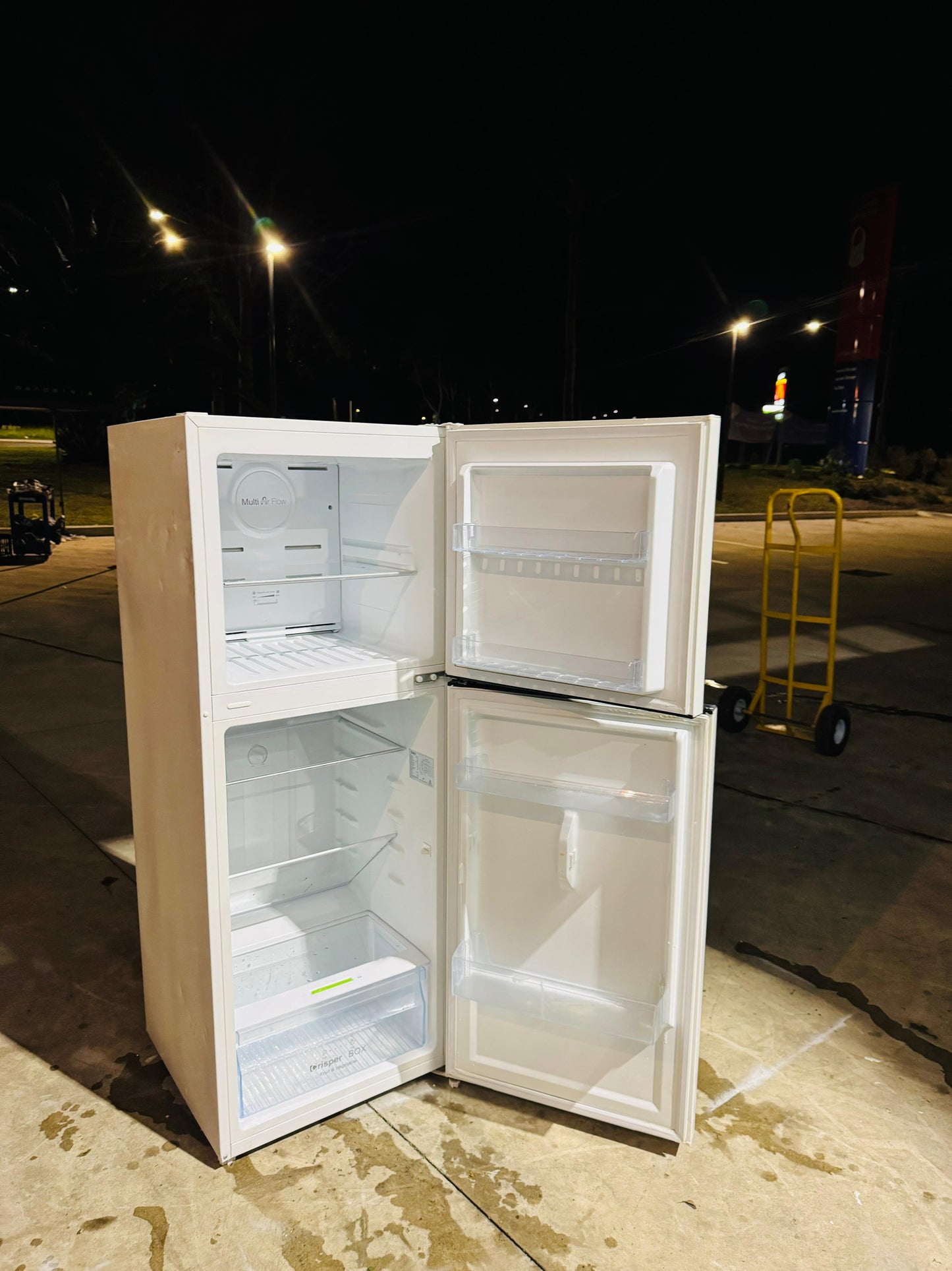 CHIQ 216 LITRES FRIDGE FREEZER