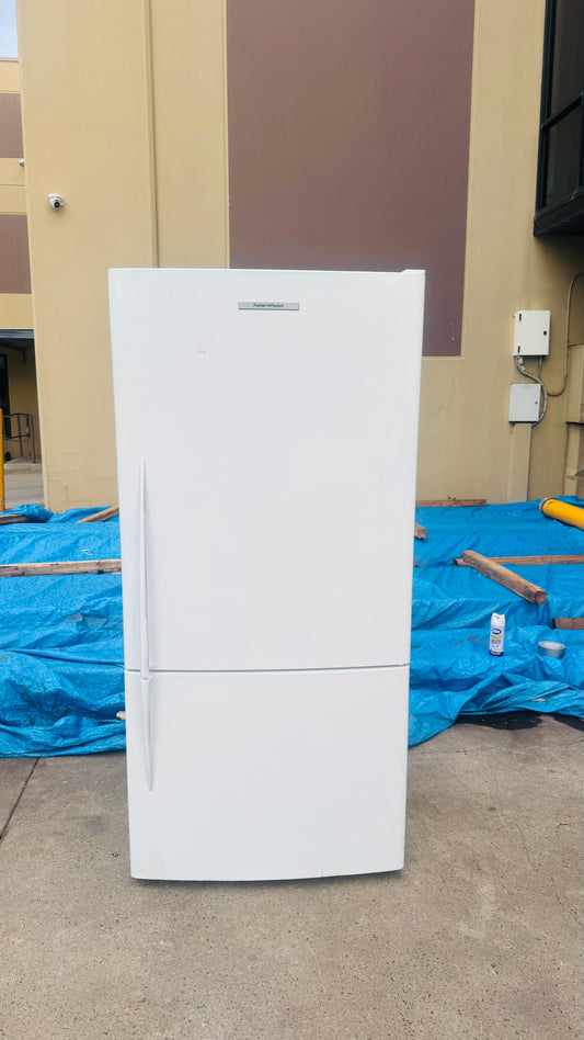 FISHER AND PAYKEL 519 LITRES FRIDGE FREEZER