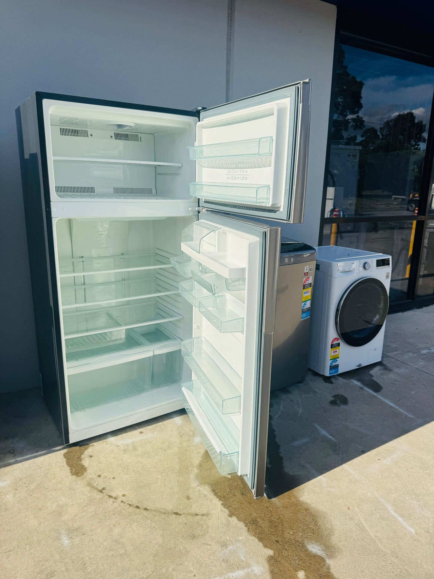 WESTING HOUSE 517 LITRES FRIDGE FREEZER