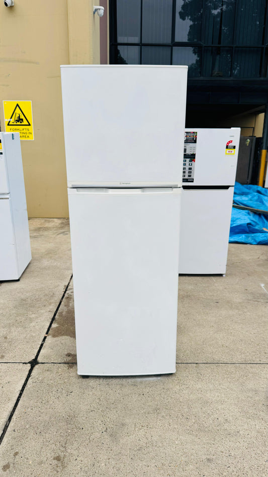 WESTINGHOUSE 340 LITRES FRIDGE FREEZER