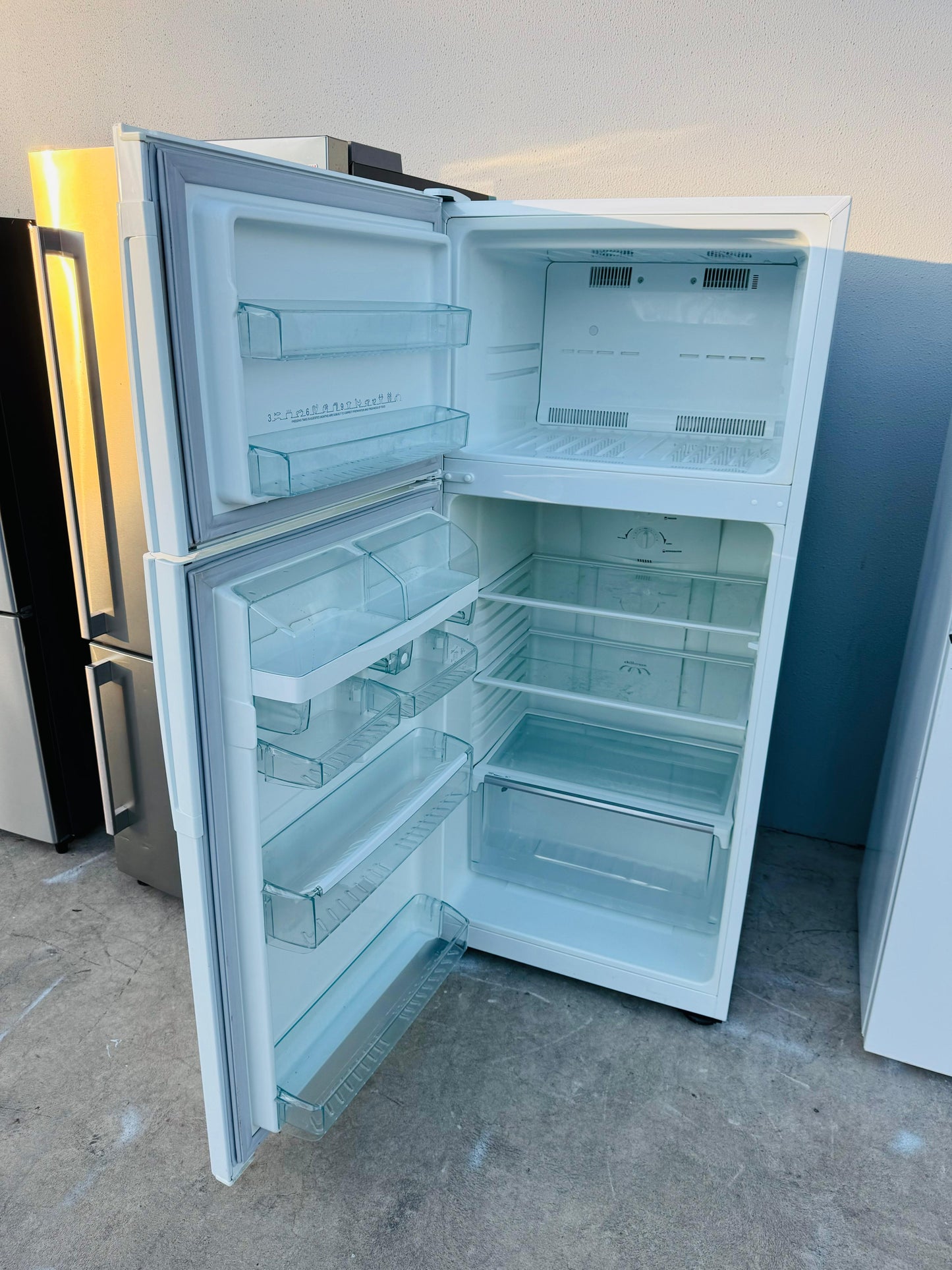 WESTINGHOUSE 420 LITRES FRIDGE FREEZER