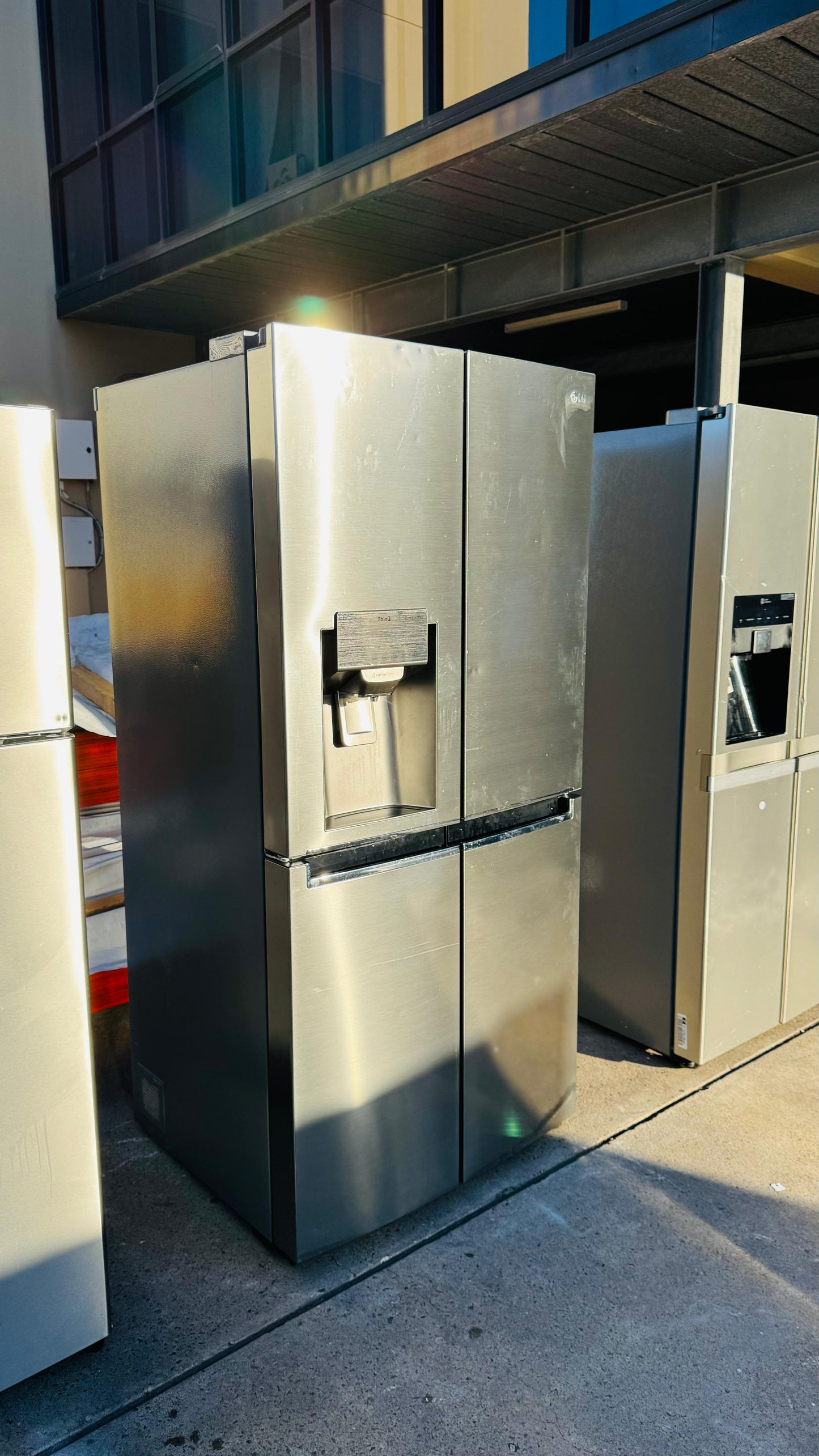 LG 570 LITRES QUAD DOOR FRIDGE FREEZER