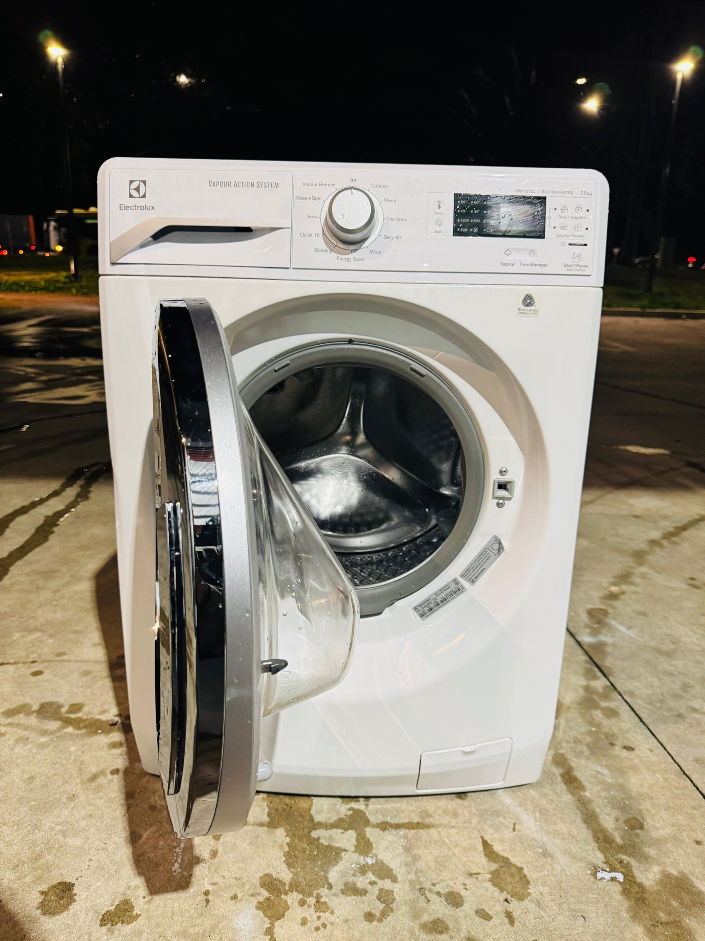 ELECTROLUX 7.5KGS FRONT LOADER WASHING MACHINE