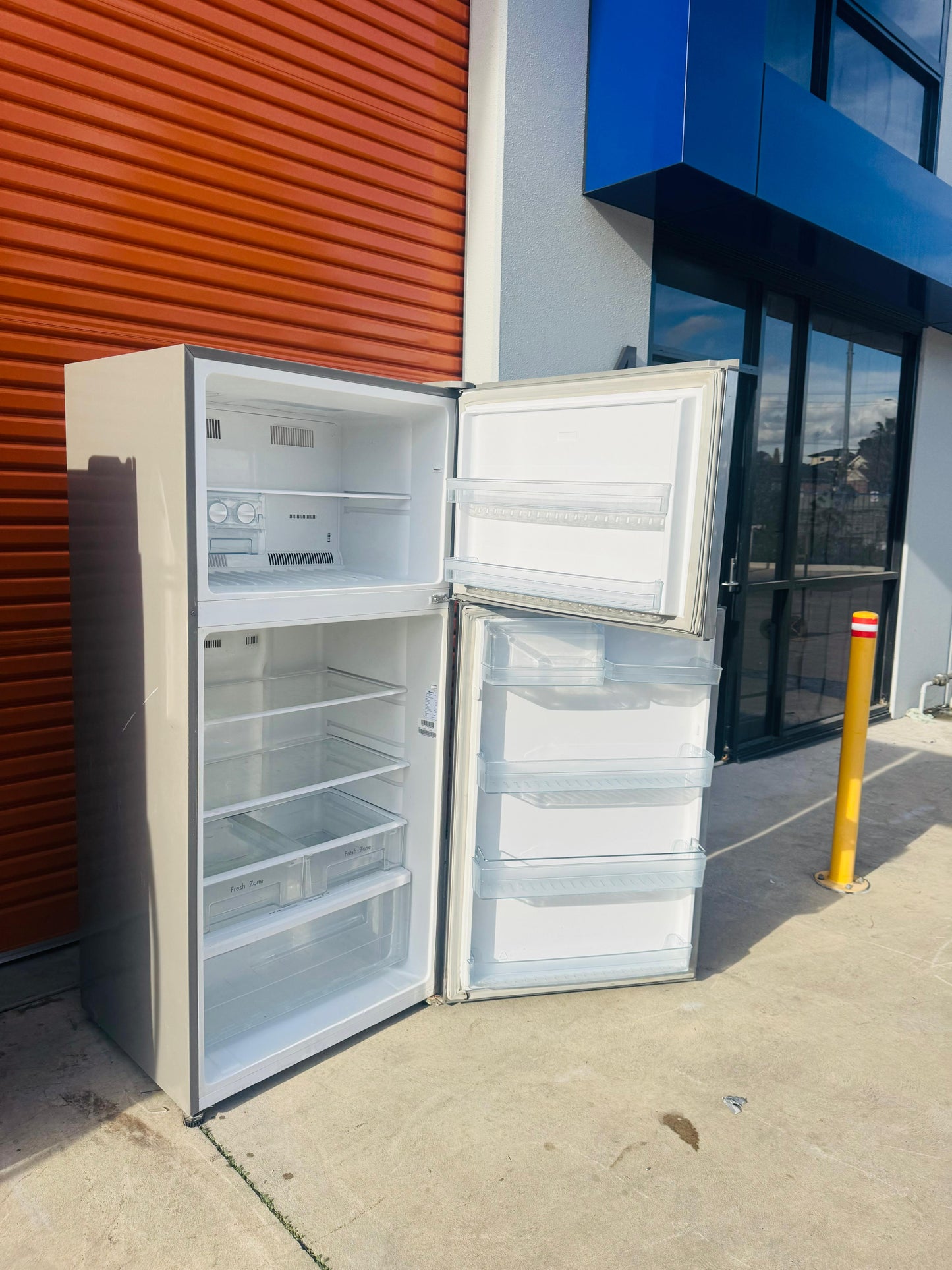 HISENSE 526 LITRES FRIDGE FREEZER