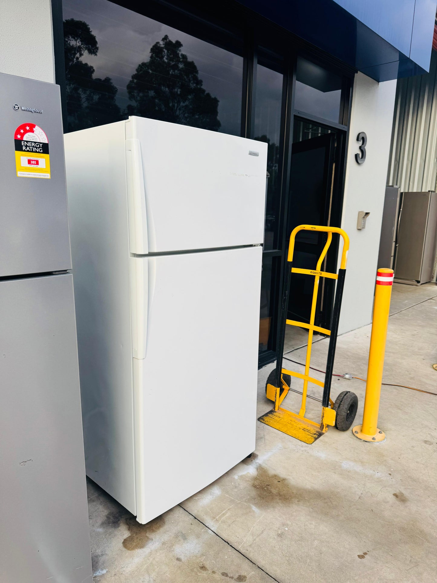 WESTING HOUSE 520 LITRES FRIDGE FREEZER