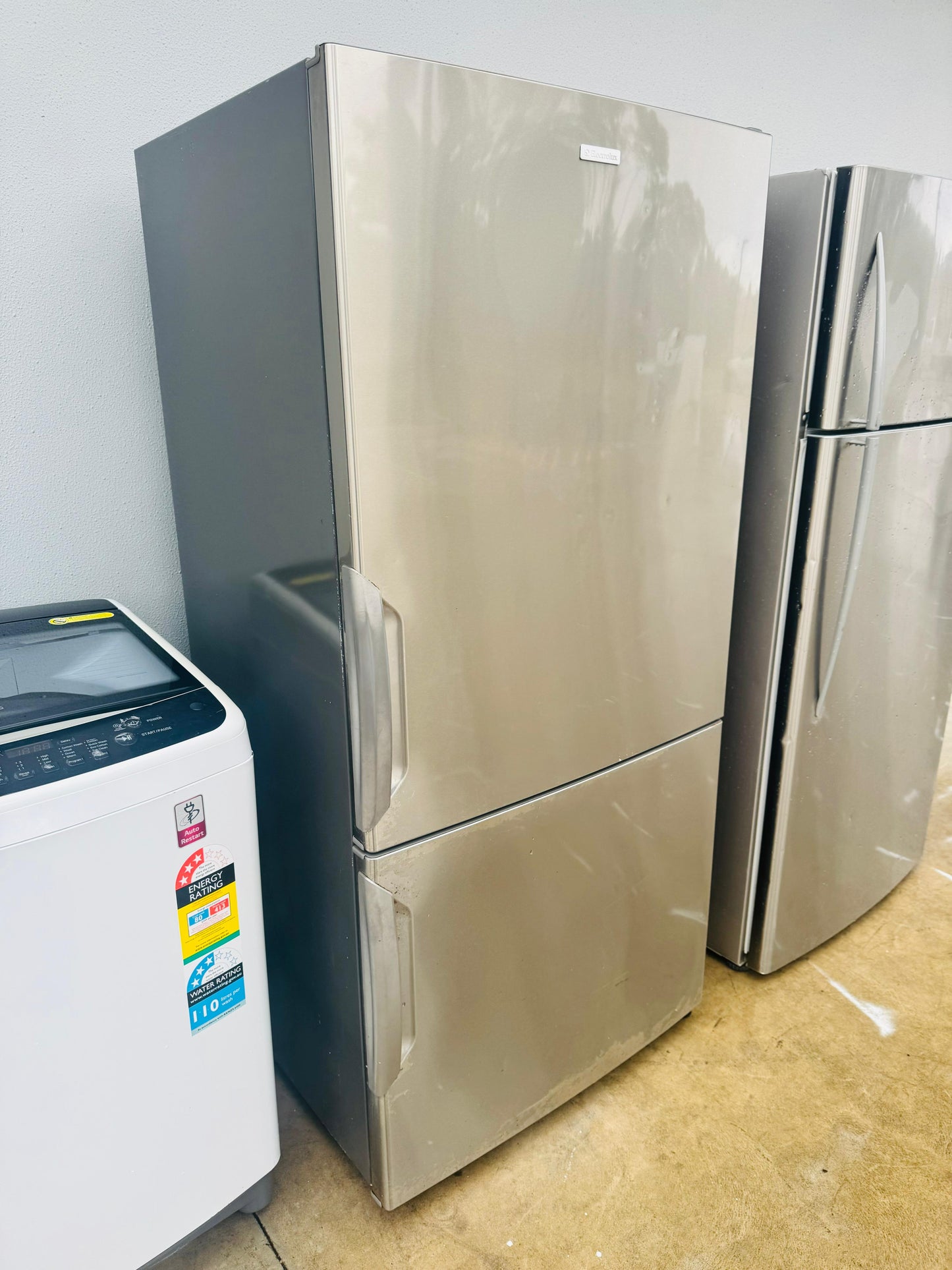WESTING HOUSE 510 LITRES FRIDGE FREEZER