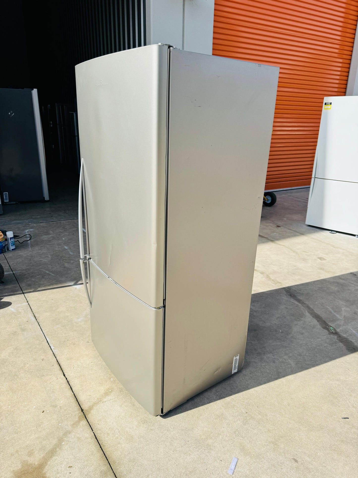 FISHER AND PAYKEL 519 LITRES FRIDGE FREEZER