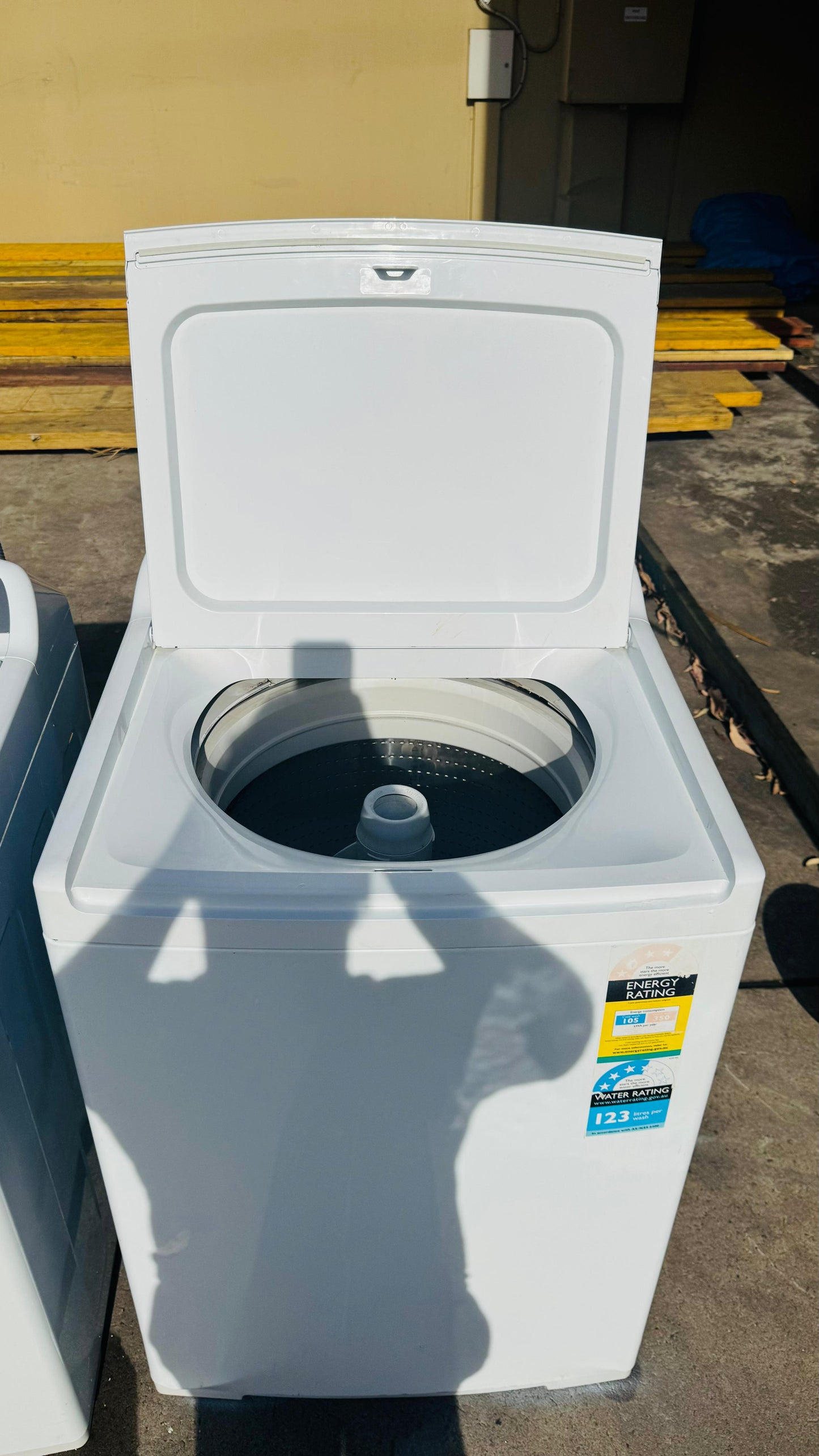 FISHER AND PAYKEL 10KGS TOP LOADER WASHING MACHINE