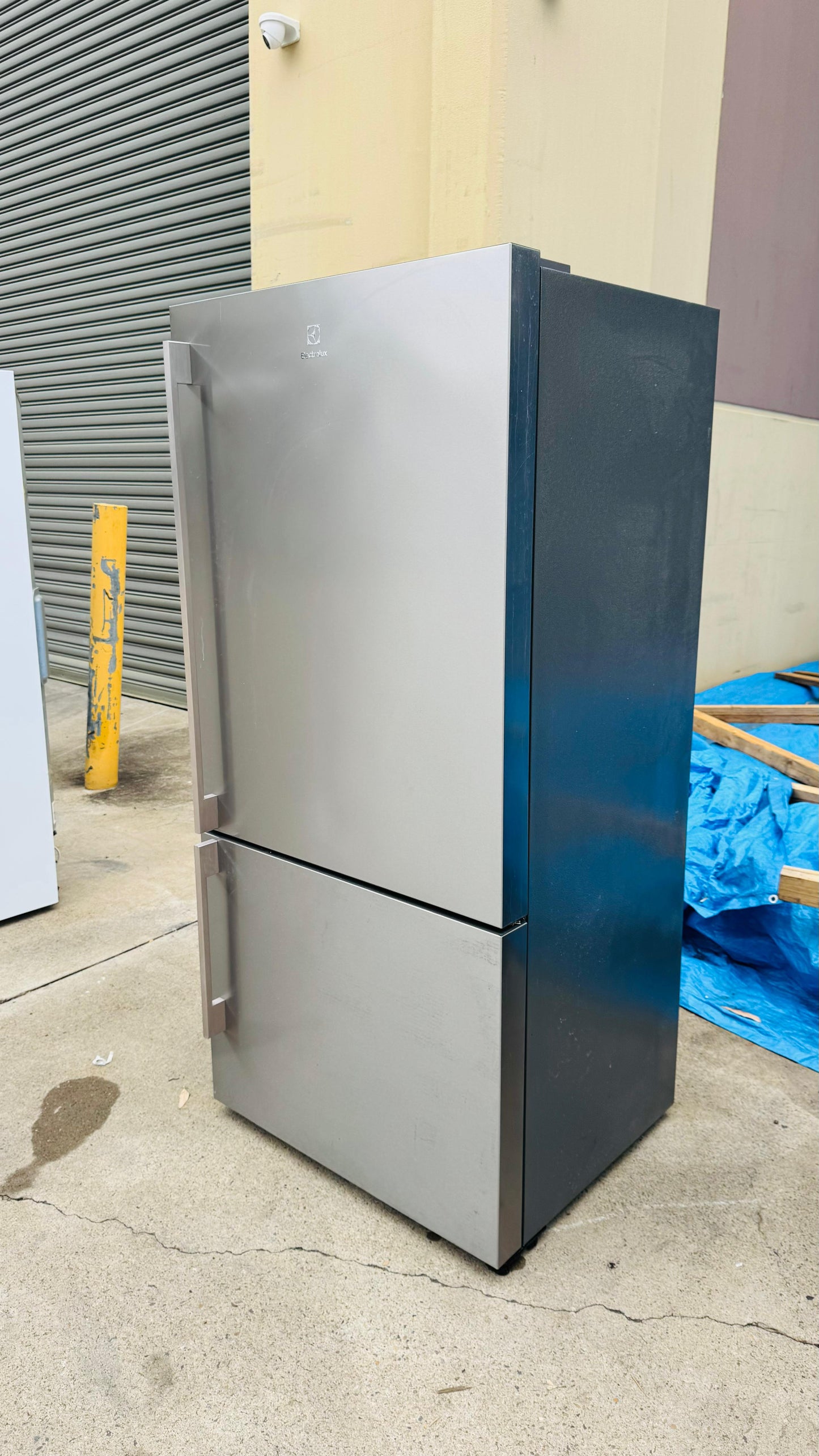 ELECTROLUX 529 LITRES FRIDGE FREEZER