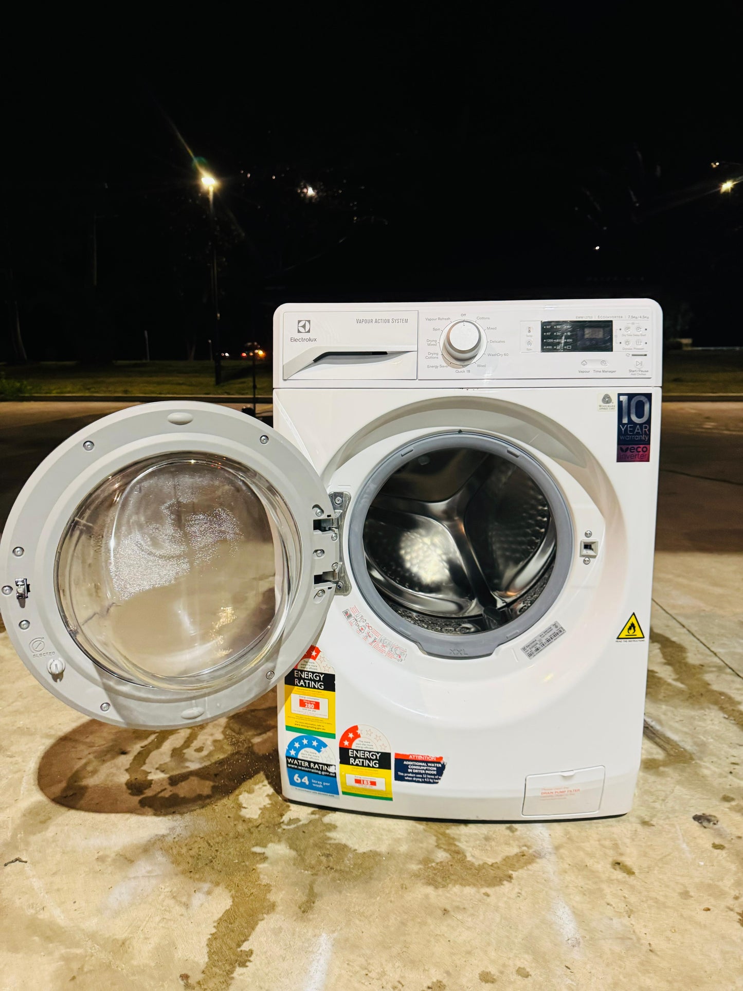 ELECTROLUX 7.5KGS FRONT LOADER WASHING MACHINE