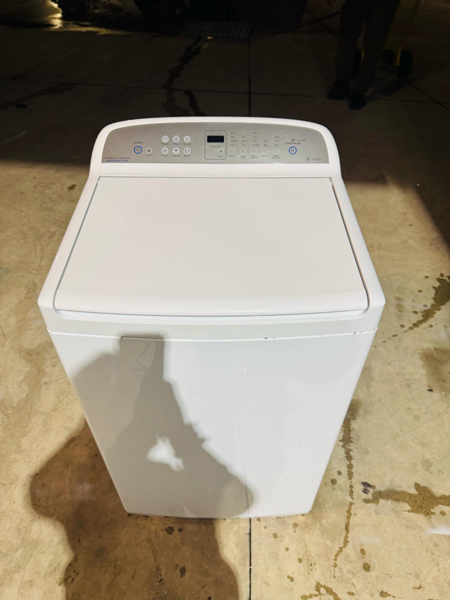 **FISHER & PAYKEL 8.5KGS TOP LOADER WASHING MACHINE** FREE DELIVERY
