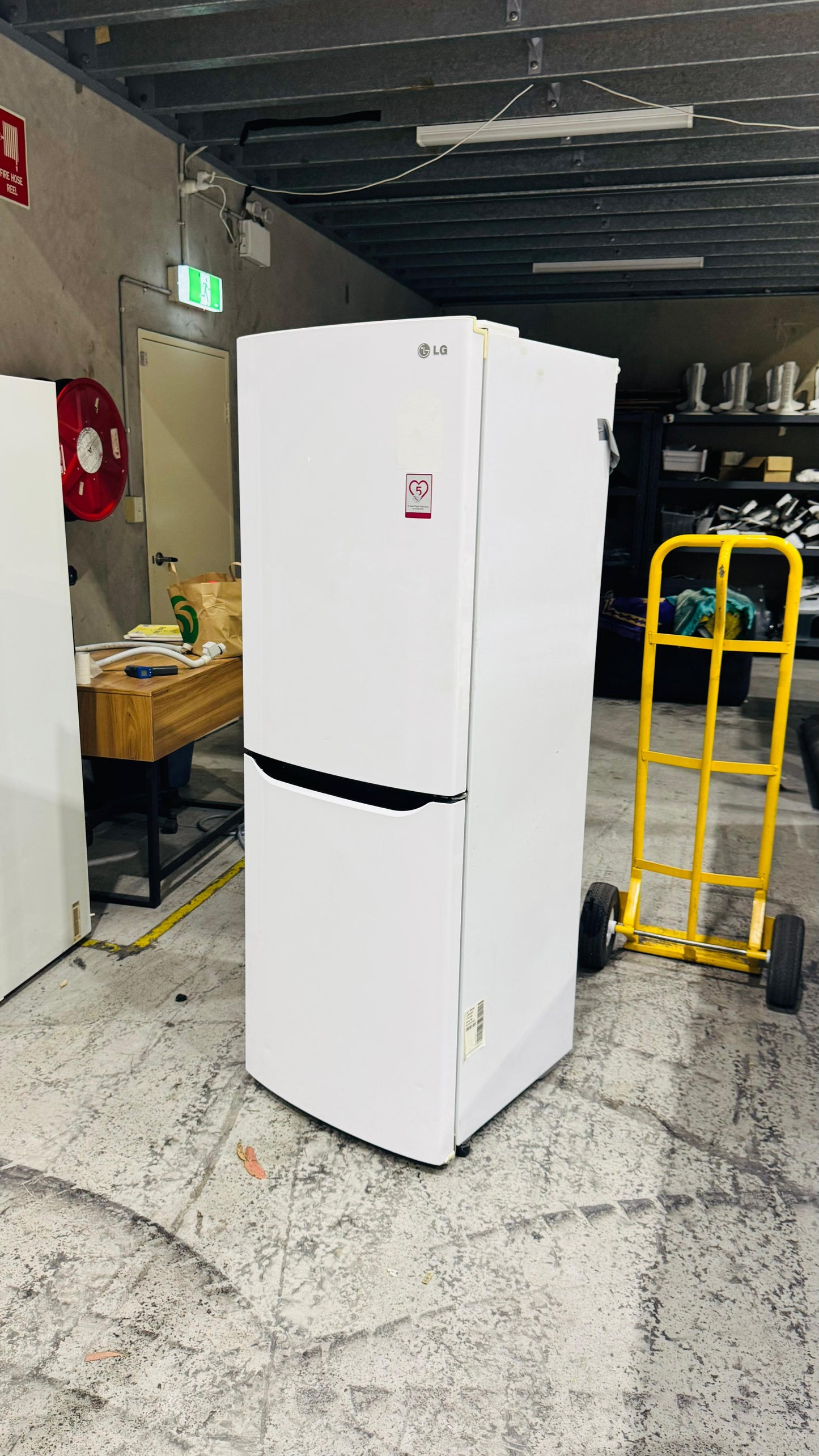 LG 306 LITRES FRIDGE FREEZER
