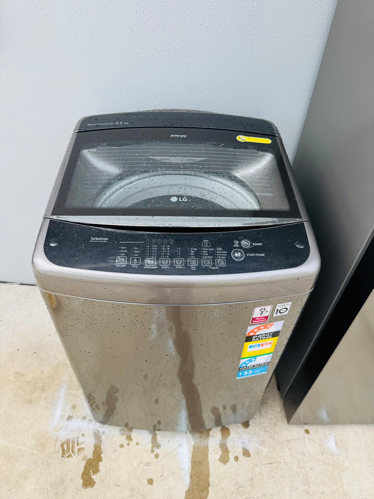 LG 9KGS TOP LOADER WASHING MACHINE