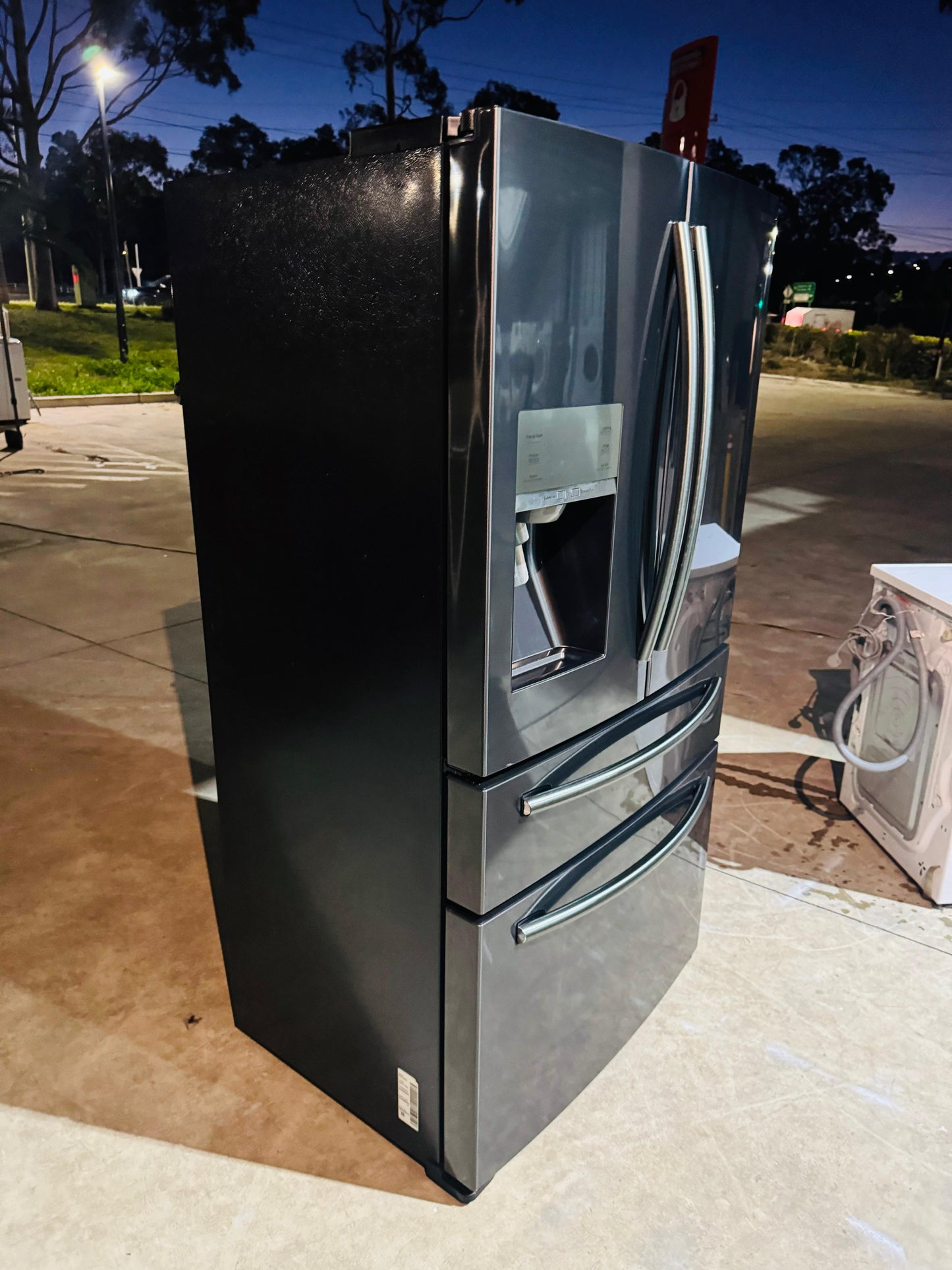 SAMSUNG FRENCH DOOR 680 LITRES FRIDGE FREEZER