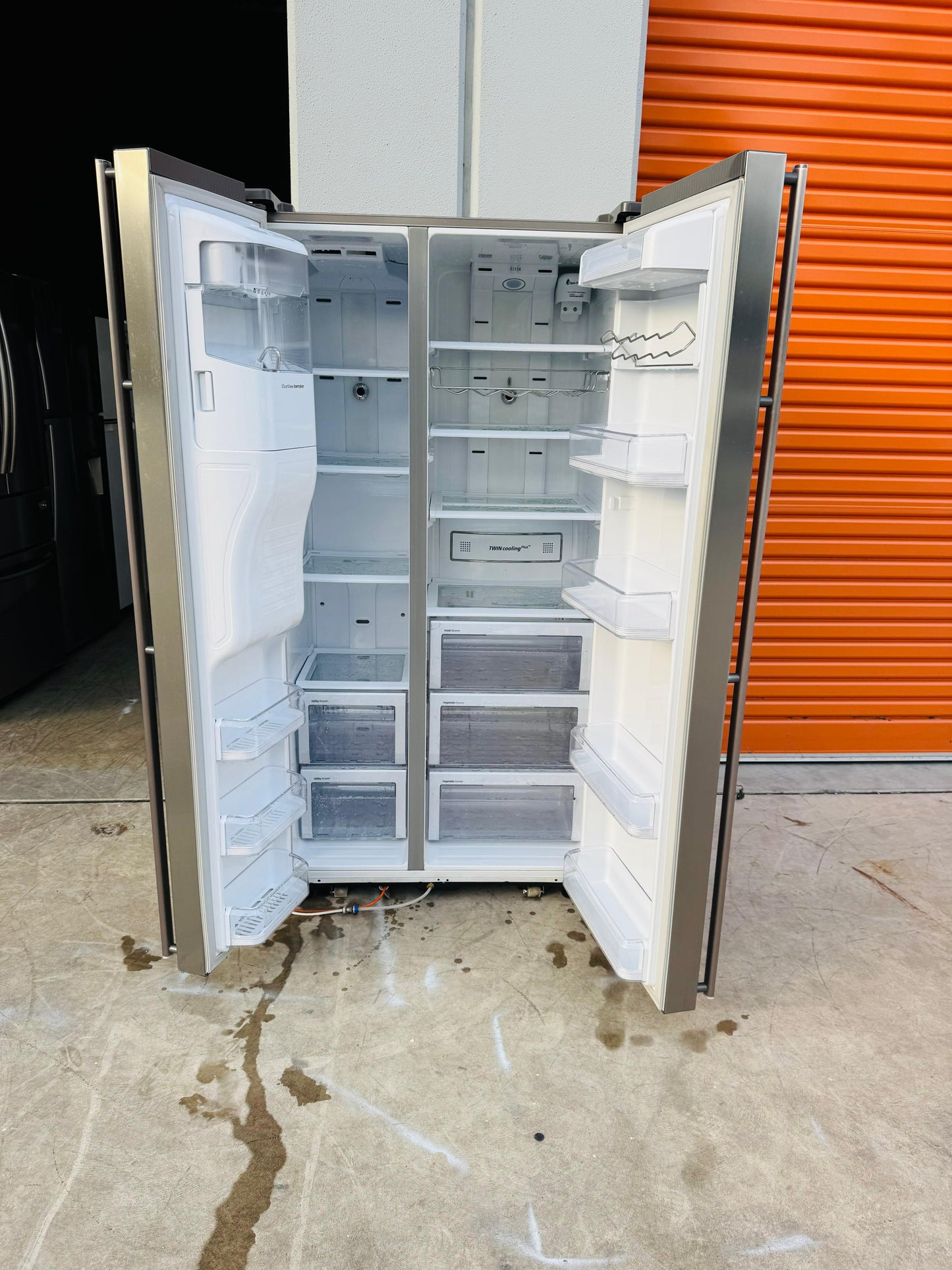 SAMSUNG SIDE BY SIDE 691 LITRES FRDIGE FREEZER