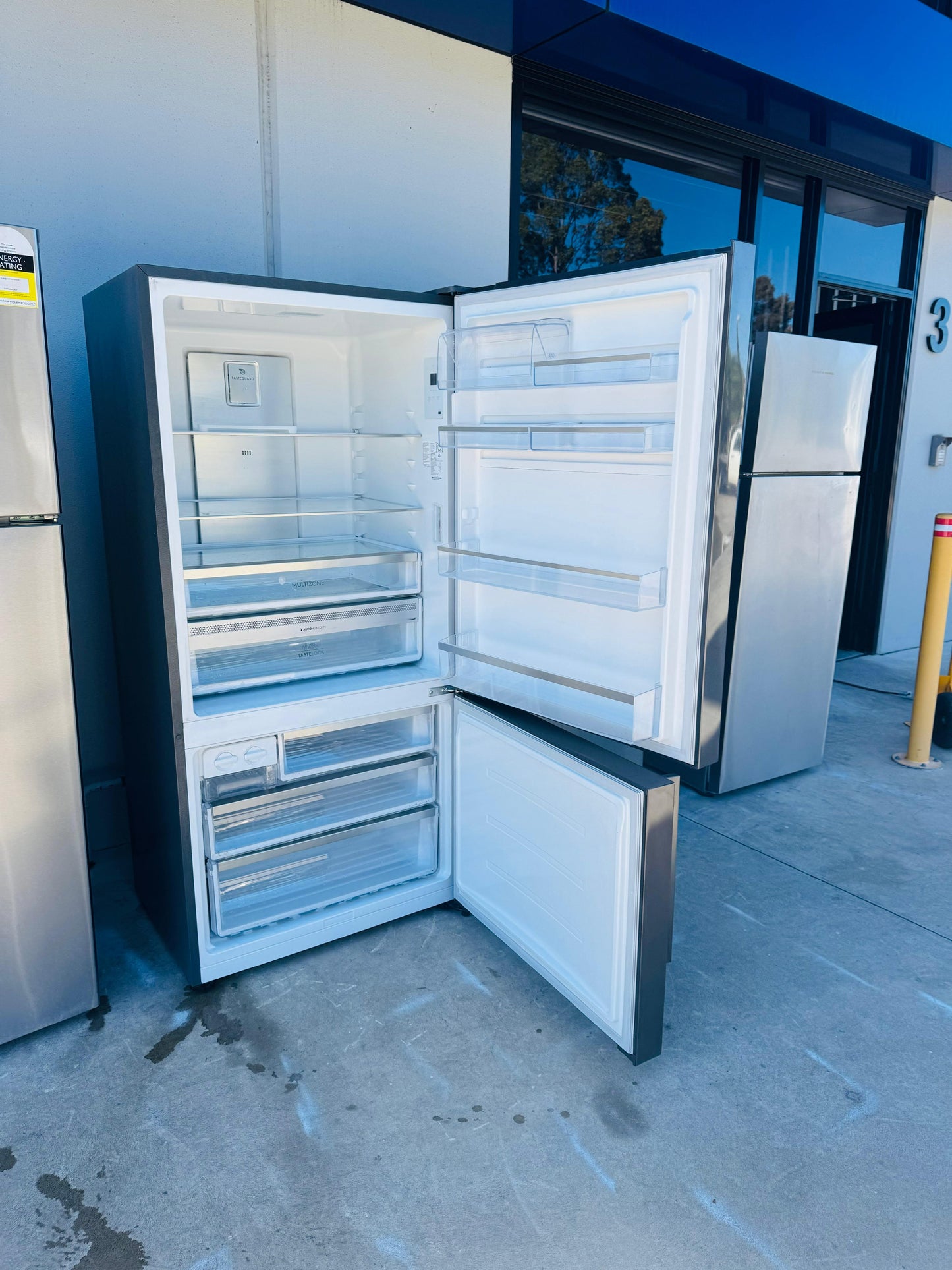 ELECTROLUX 529 LITRES FRIDGE FREEZER