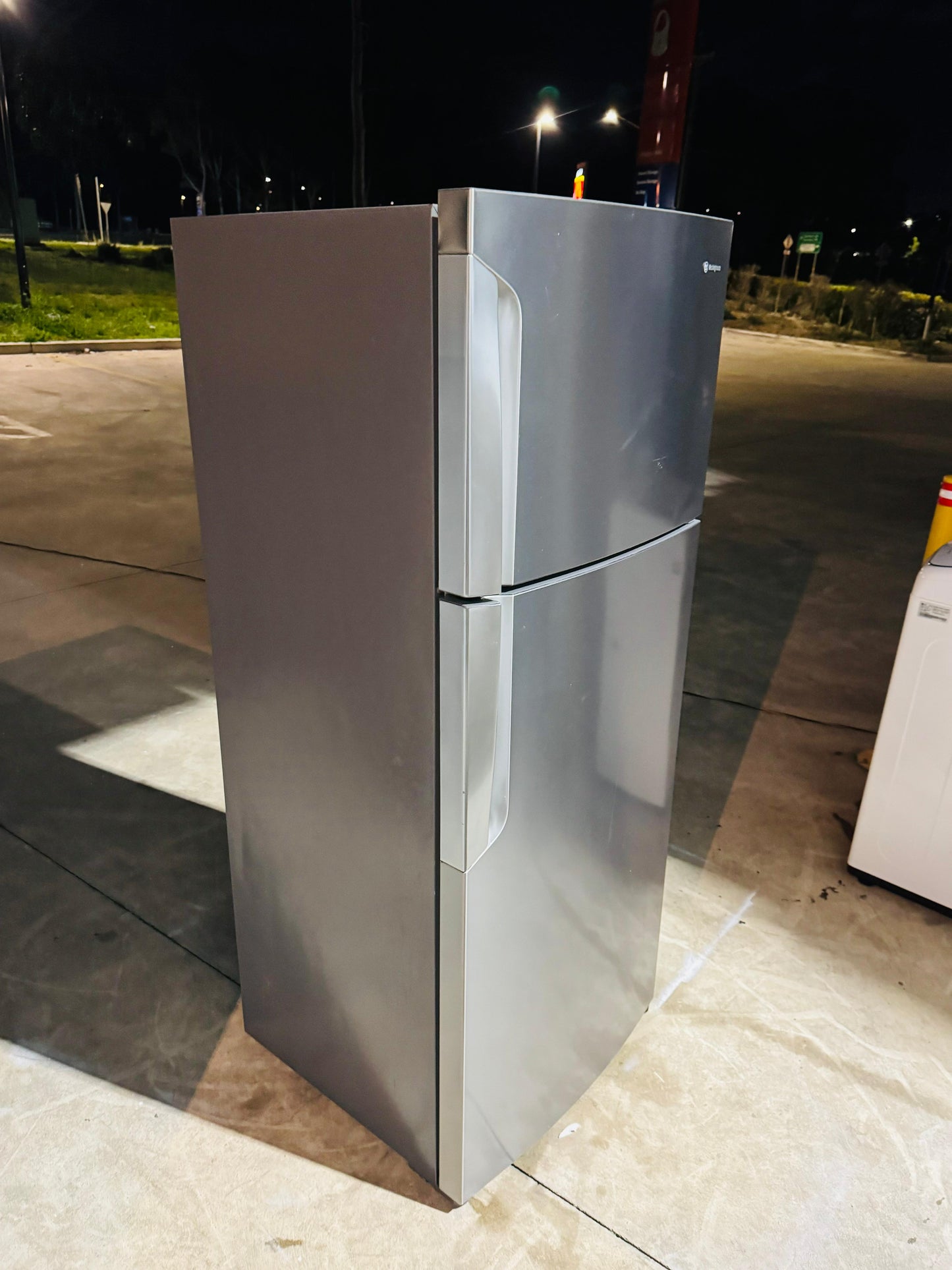 WESTING HOUSE 462 LITRES FRIDGE FREEZER
