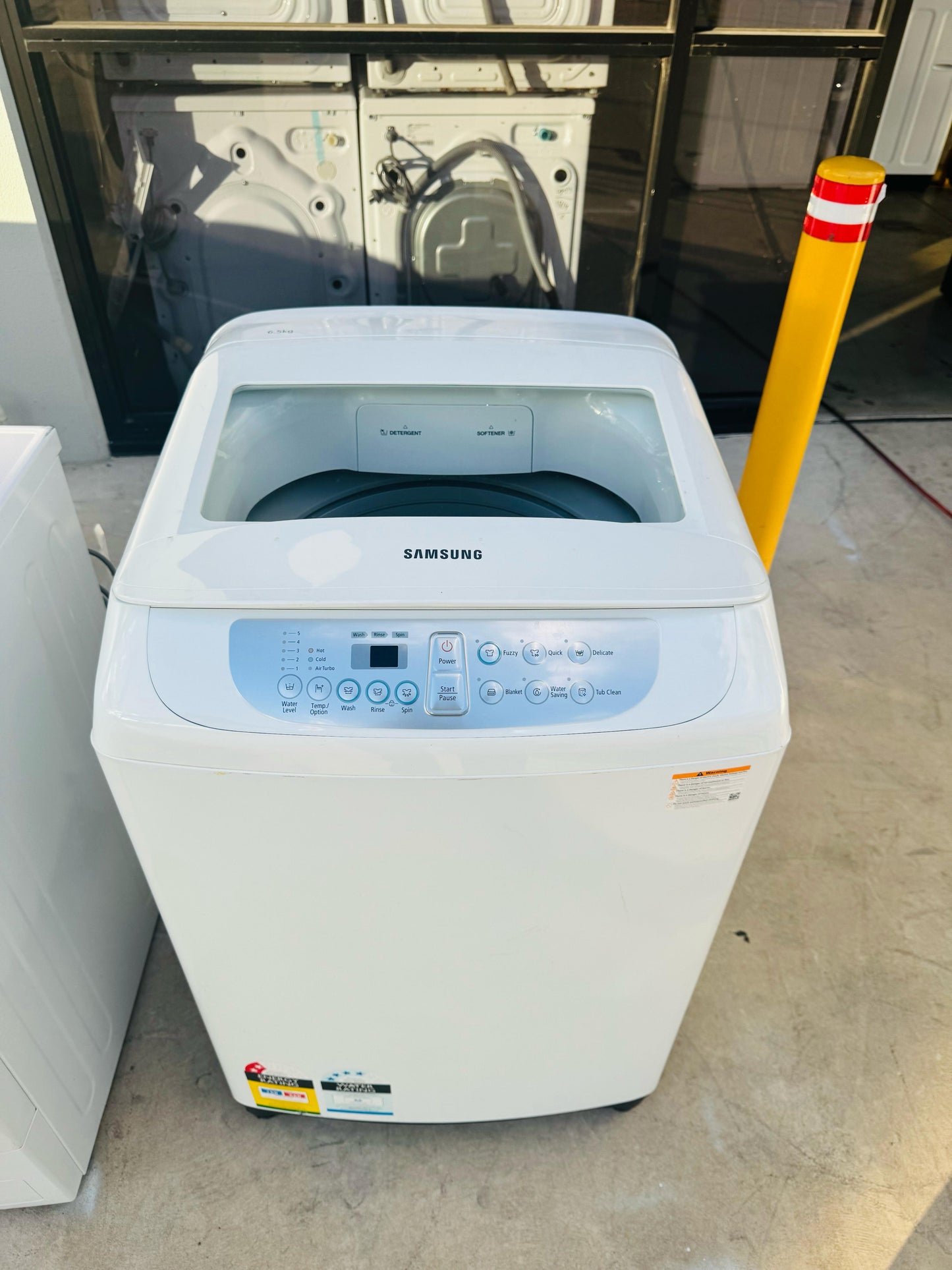 SAMSUNG 270 LITRES FRIDGE FREEZER & 6.5 KGS TOP LOADER WASHING MACHINE COMBO PACKAGE DEAL