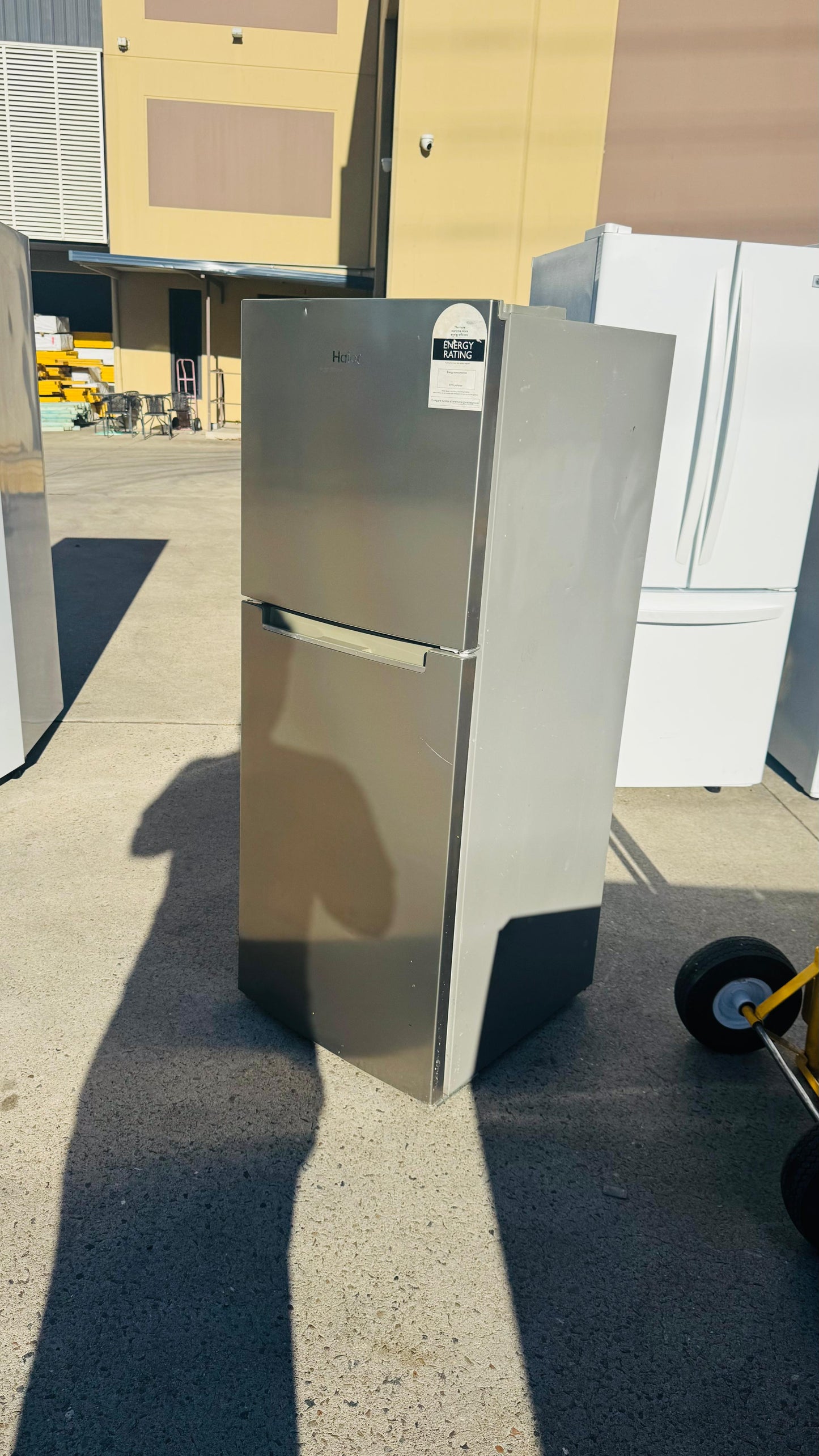 HAIER 221 LITRES FRIDGE FREEZER