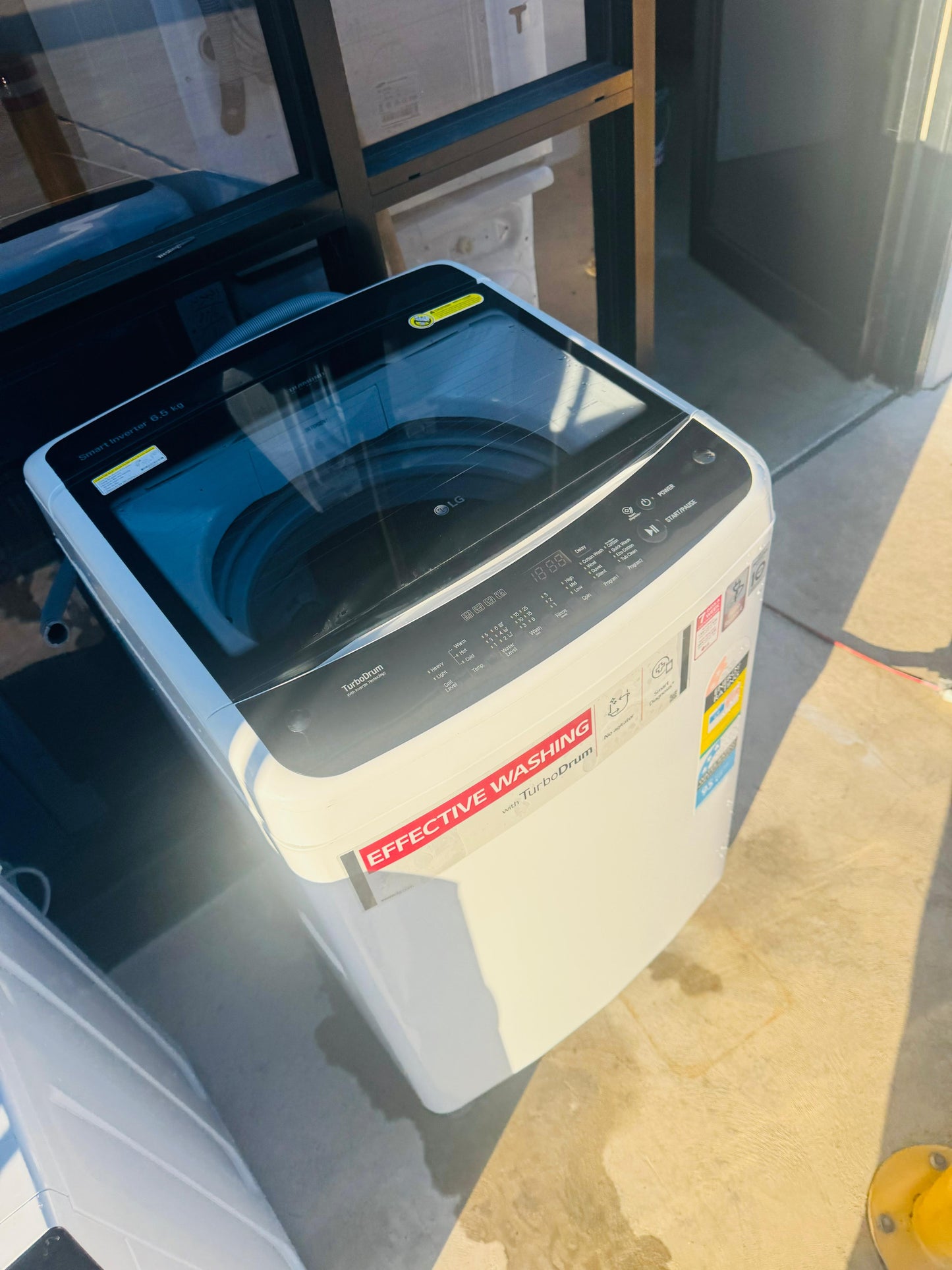 LG 6.5 KGS TOP LOADER WASHING MACHINE