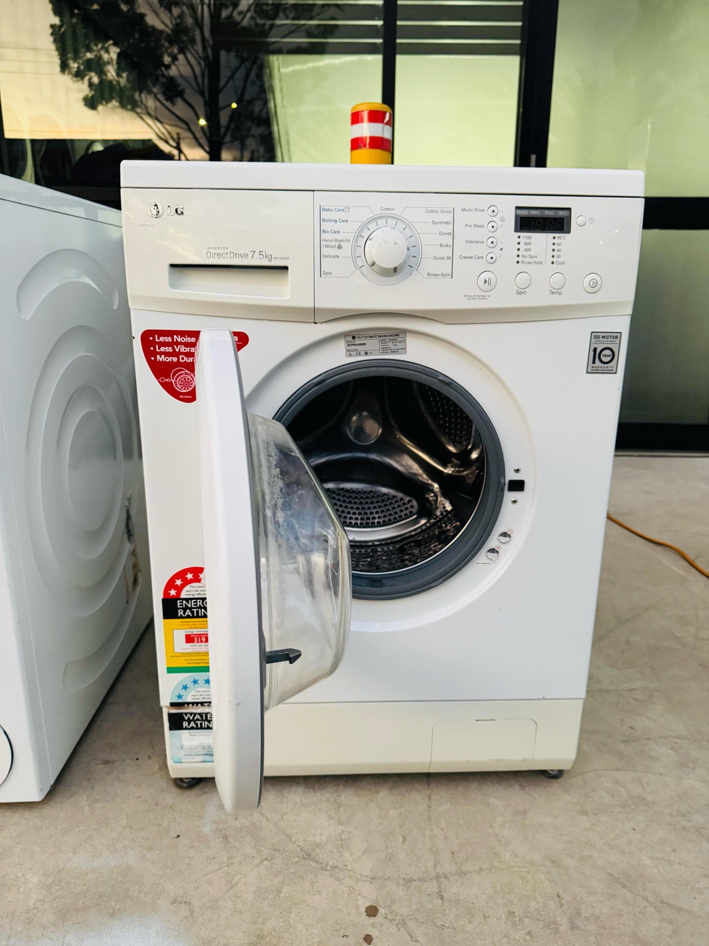 **LG 7.5KGS FRONT LOADER WASHING MACHINE** FREE DELIVERY