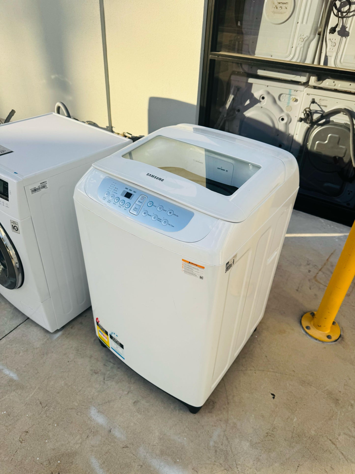 SAMSUNG 270 LITRES FRIDGE FREEZER & 6.5 KGS TOP LOADER WASHING MACHINE COMBO PACKAGE DEAL