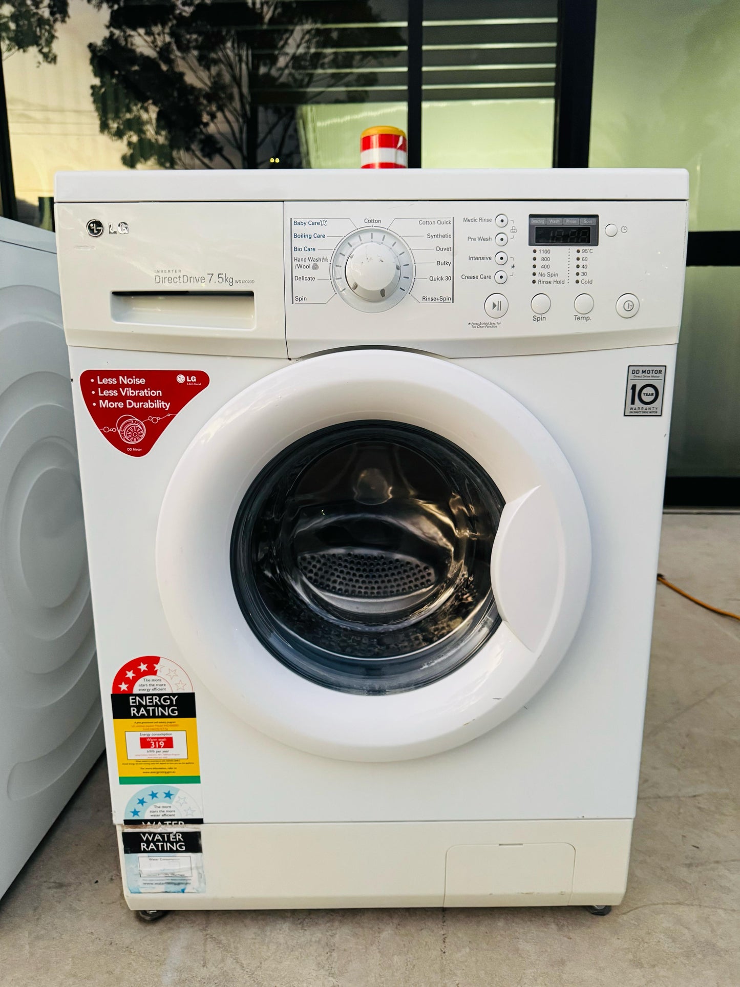 **LG 7.5KGS FRONT LOADER WASHING MACHINE** FREE DELIVERY