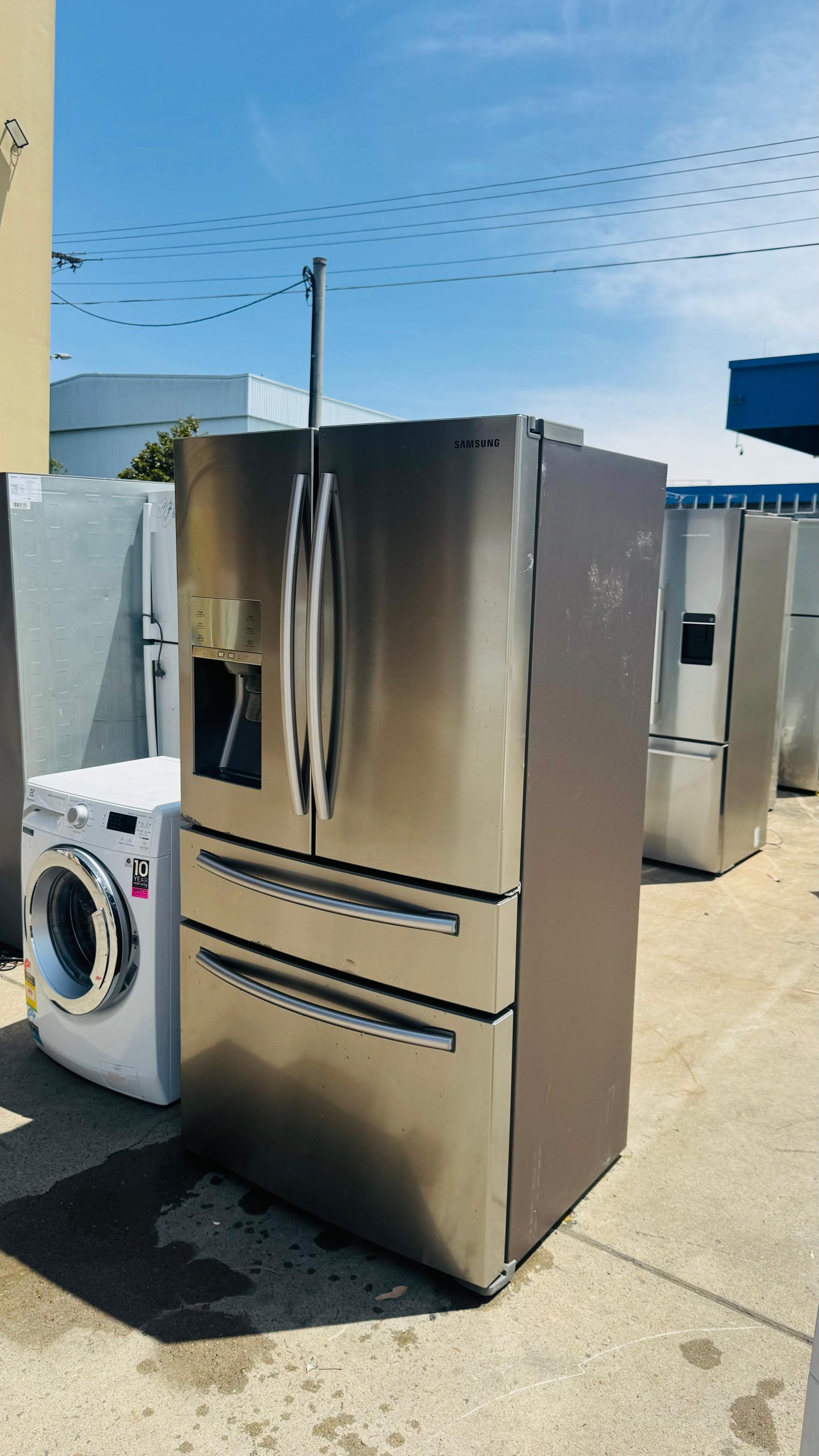 SAMSUNG 680 LITRES FRENCH DOOR FRIDGE FREEZER