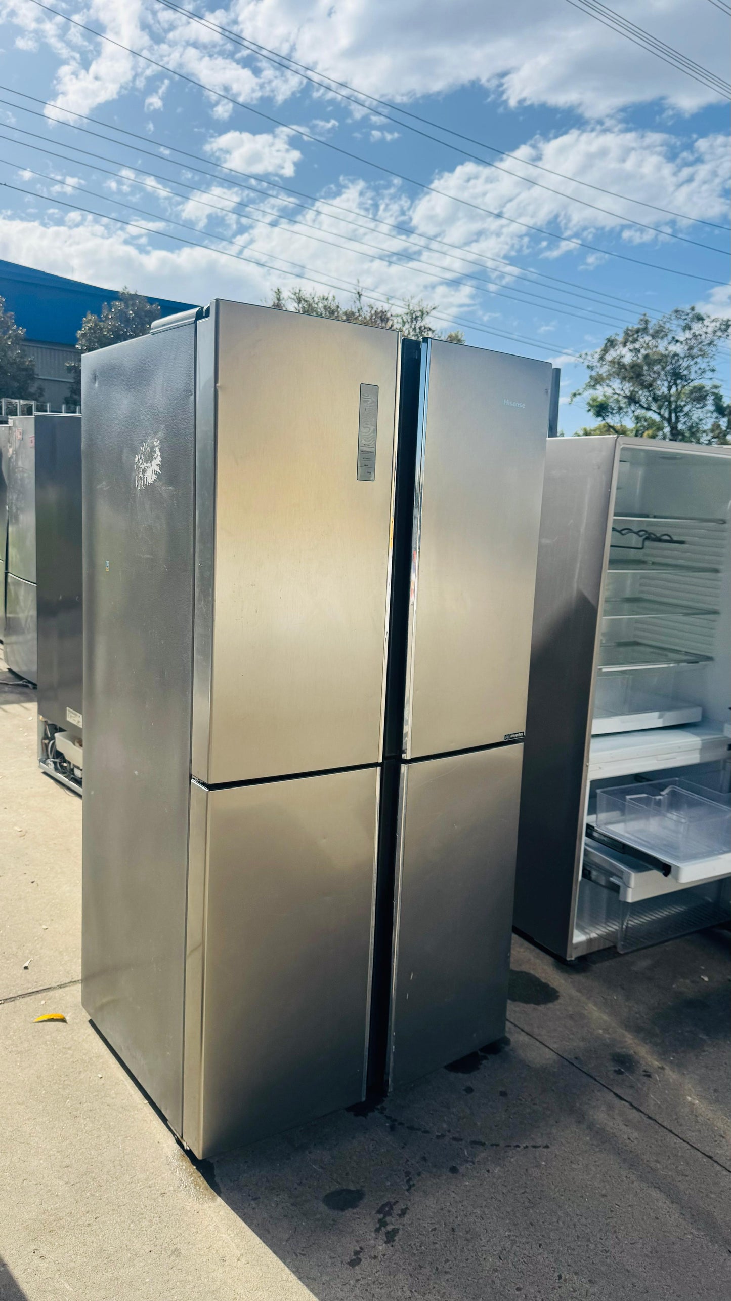 HISENSE QUAD FRENCH DOOR 695 LITRES FRIDGE FREEZER