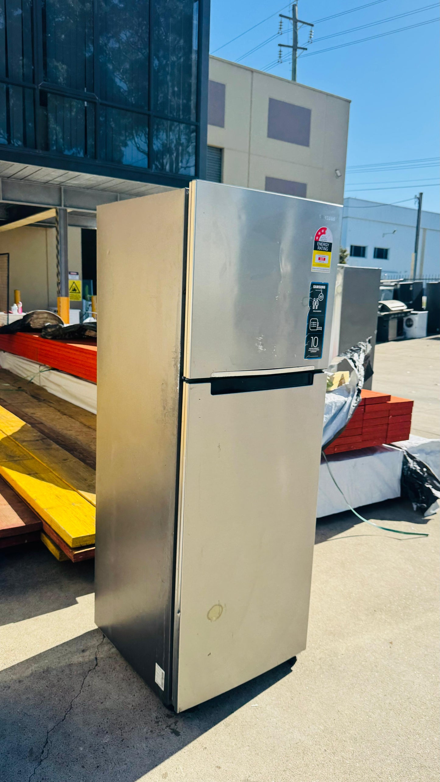 SAMSUNG 343 LITRES FRIDGE FREEZER