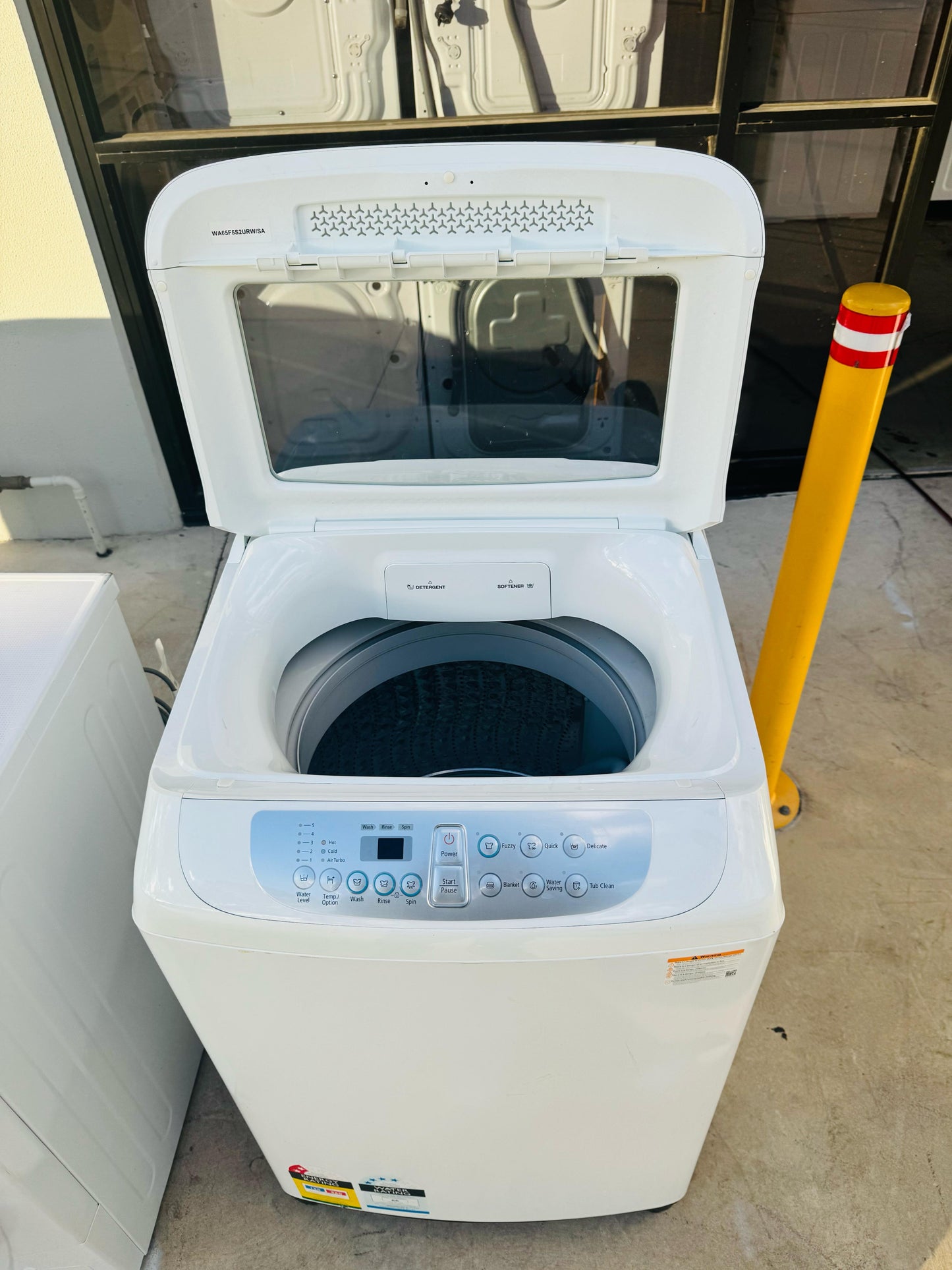 SAMSUNG 270 LITRES FRIDGE FREEZER & 6.5 KGS TOP LOADER WASHING MACHINE COMBO PACKAGE DEAL