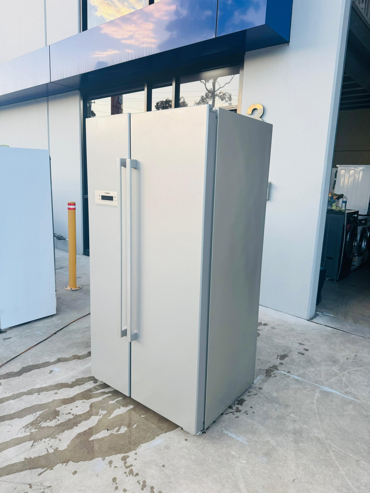BOSCH SIDE BY SIDE 610 LITRES FRIDGE FREEZER
