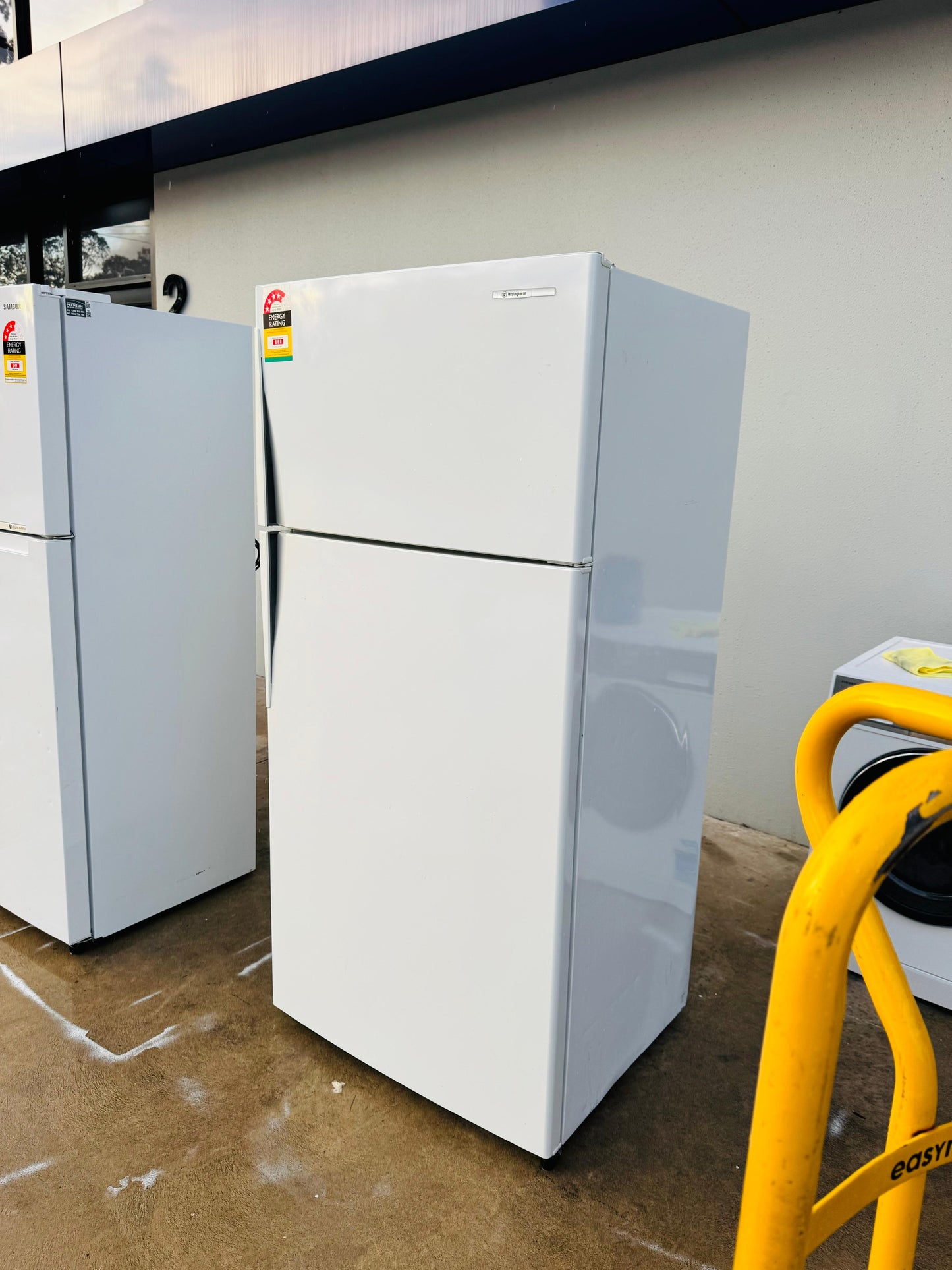 WESTING HOUSE 520 LITRES FRIDGE FREEZER