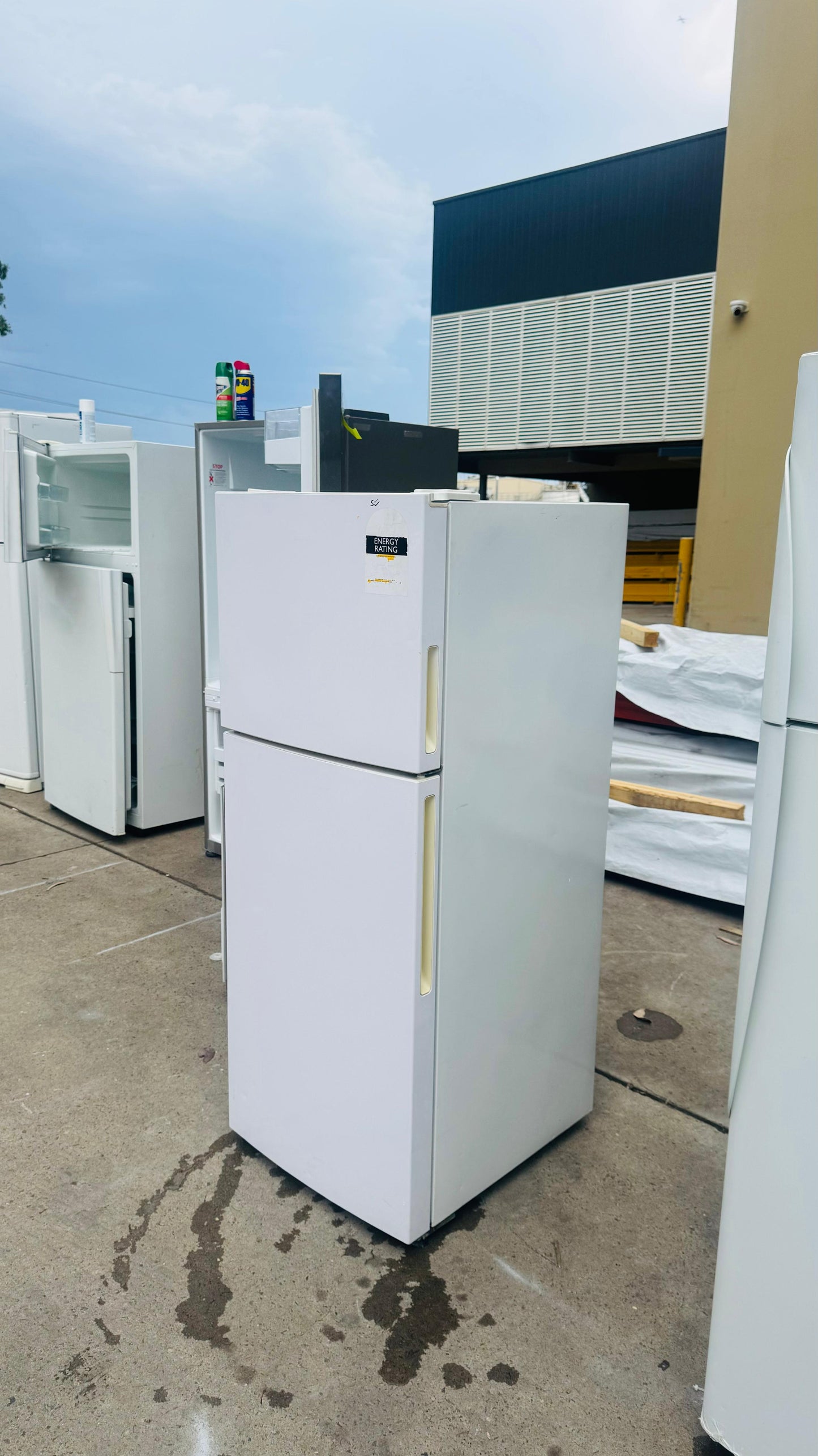 HAIER 224 LITRES FRIDGE FREEZER