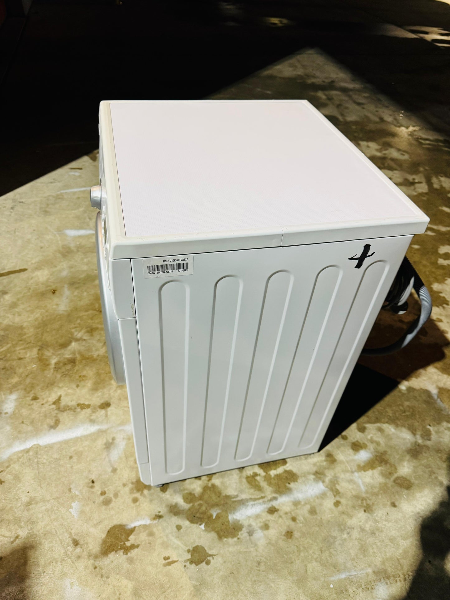 LG 7.5KGS FRONT LOADER WASHING MACHINE