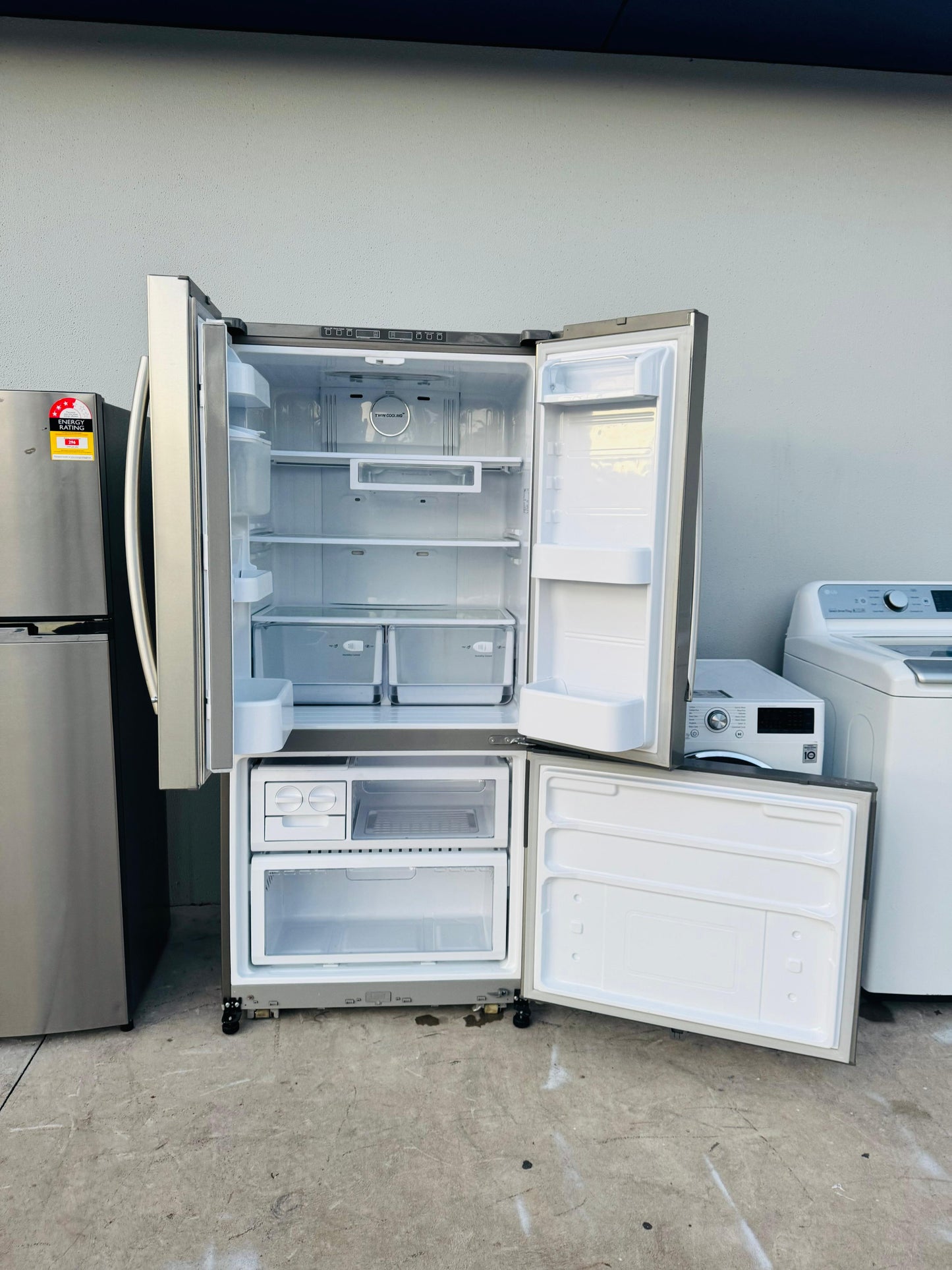 SAMSUNG FRENCH DOOR 533 FRIDGE FREEZER